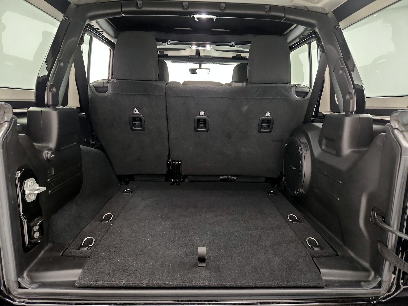 2022 Jeep Wrangler Unlimited Sahara - Photo 22