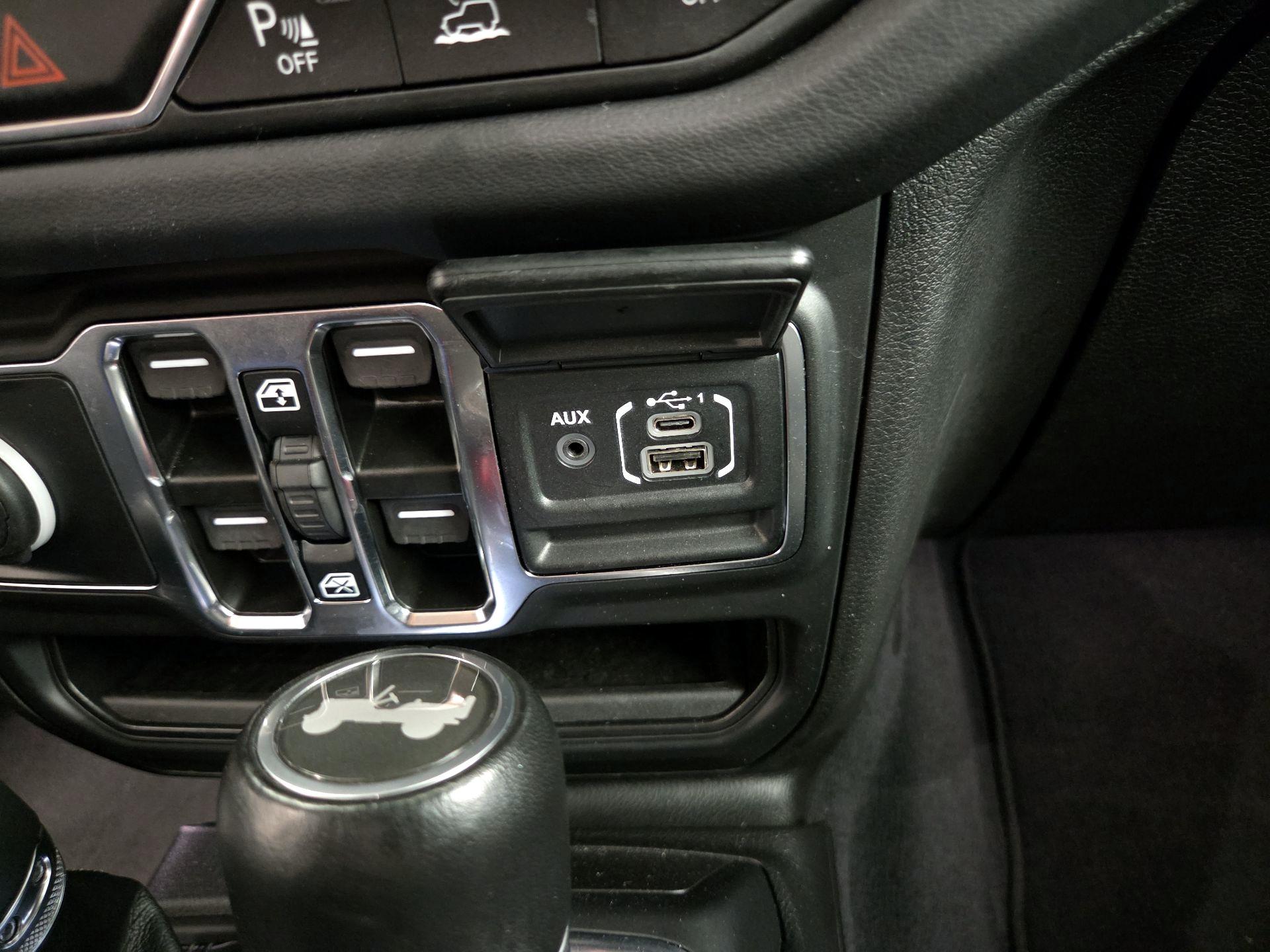 Thumbnail: 2024 Jeep Wrangler - 18