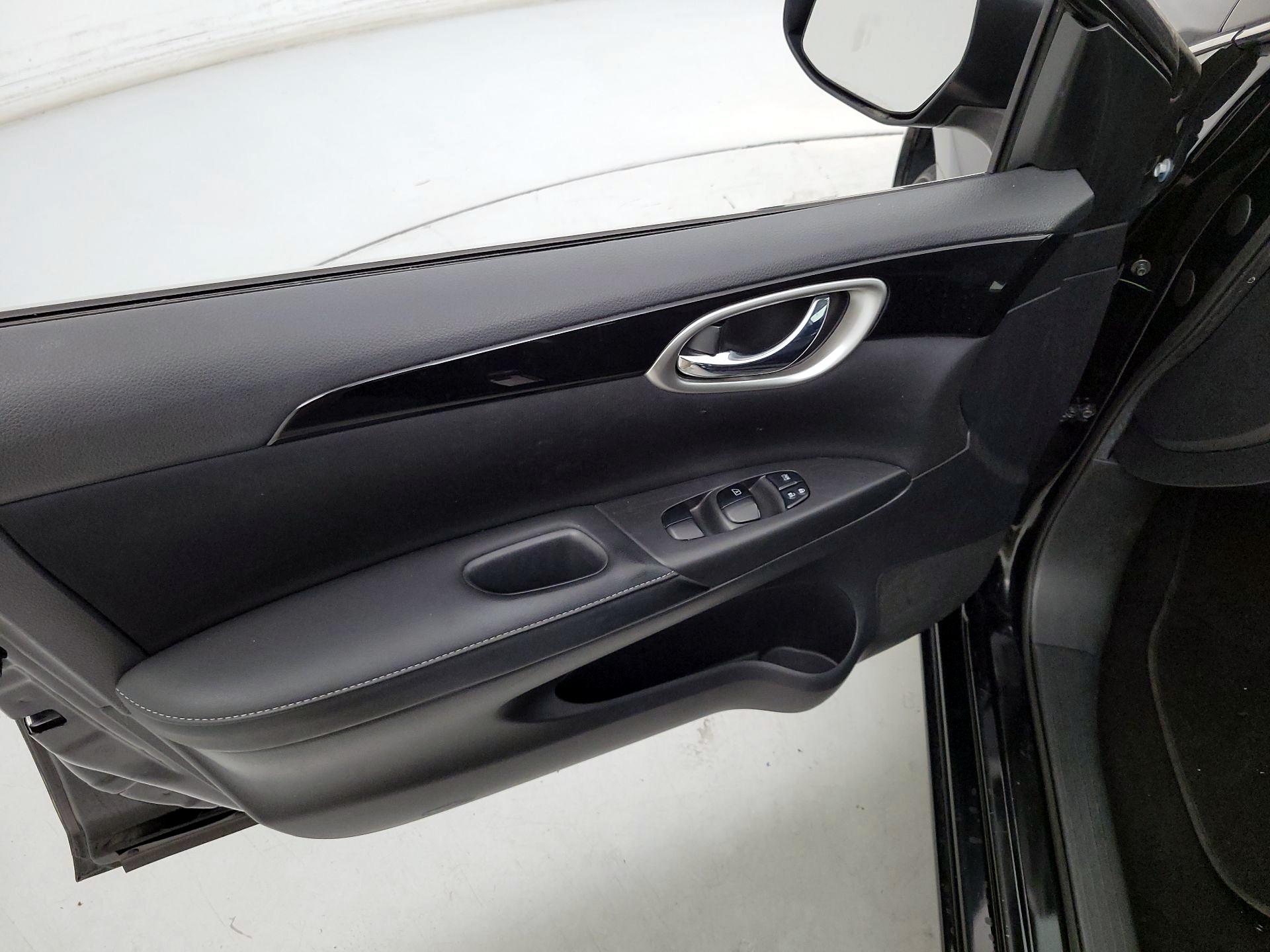 Thumbnail: 2019 Nissan Sentra - 12