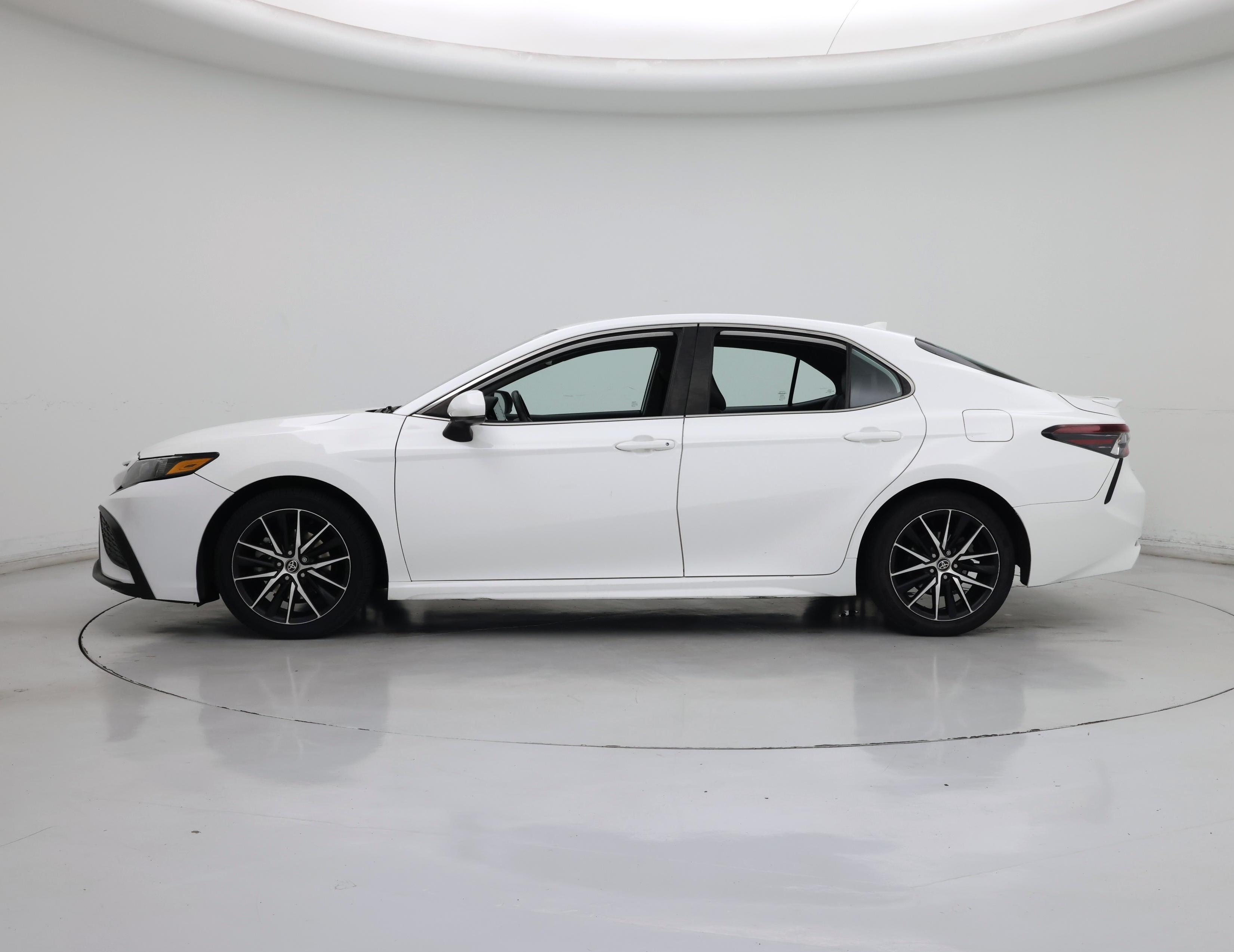 Thumbnail: 2021 Toyota Camry - 3