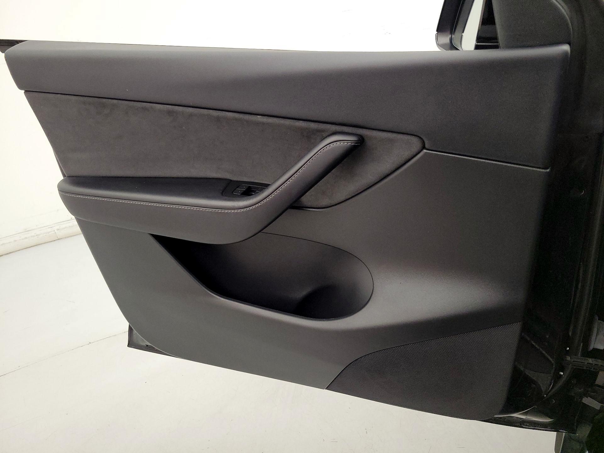 Thumbnail: 2022 Tesla Model Y - 12