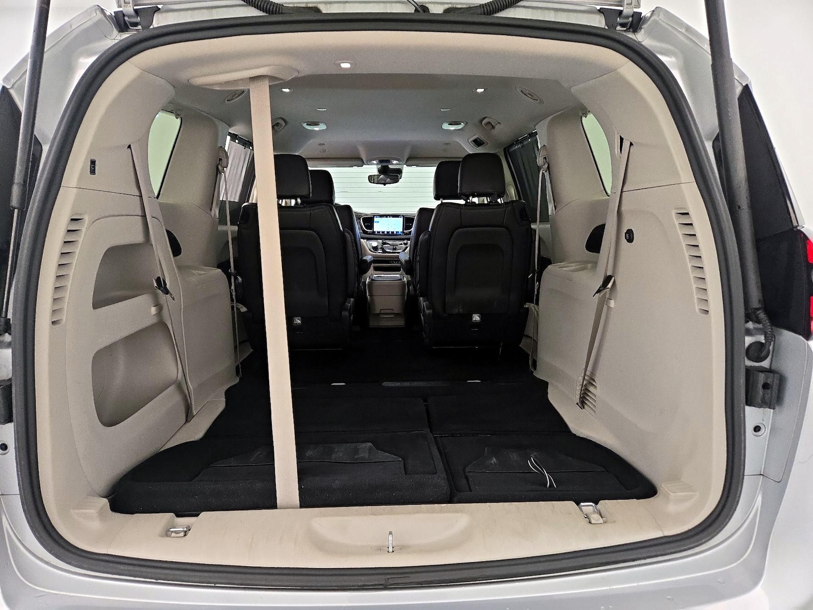 2023 Chrysler Pacifica Touring L - Photo 21