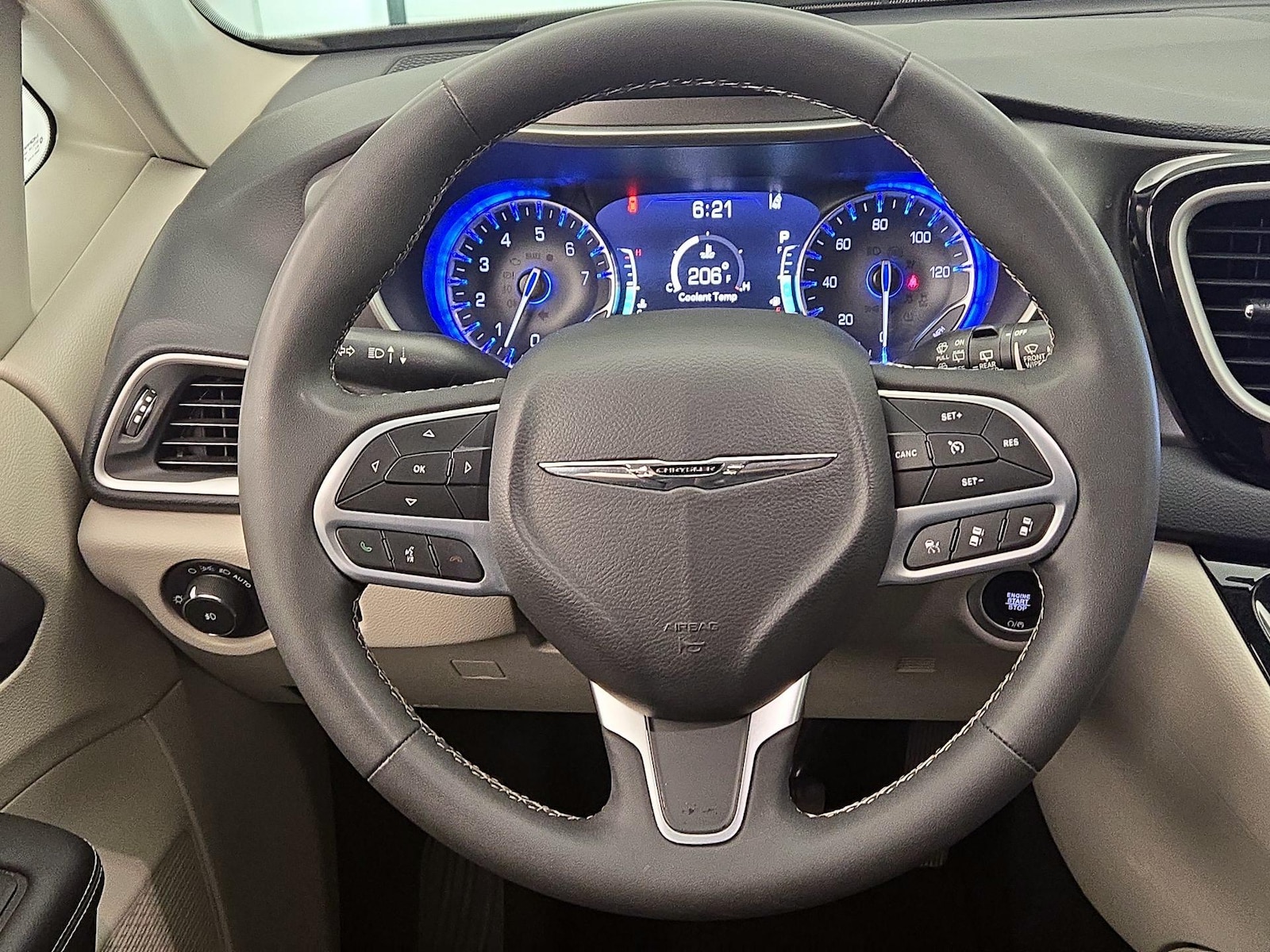 2023 Chrysler Pacifica Touring L - Photo 8