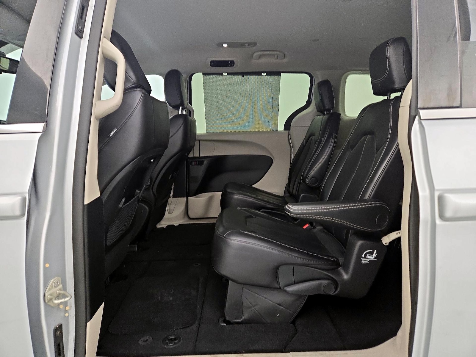 2023 Chrysler Pacifica Touring L - Photo 9
