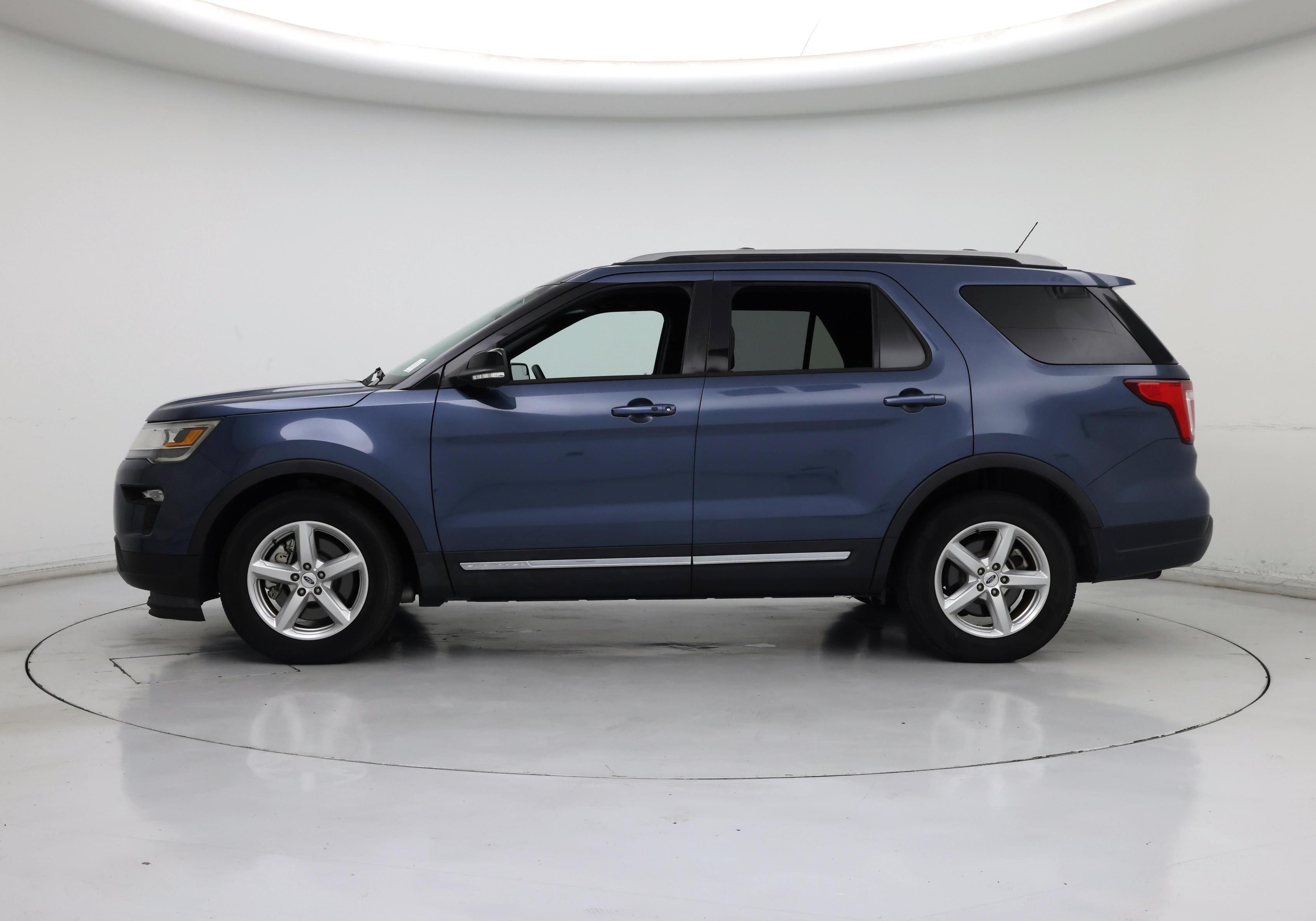 Thumbnail: 2018 Ford Explorer - 3