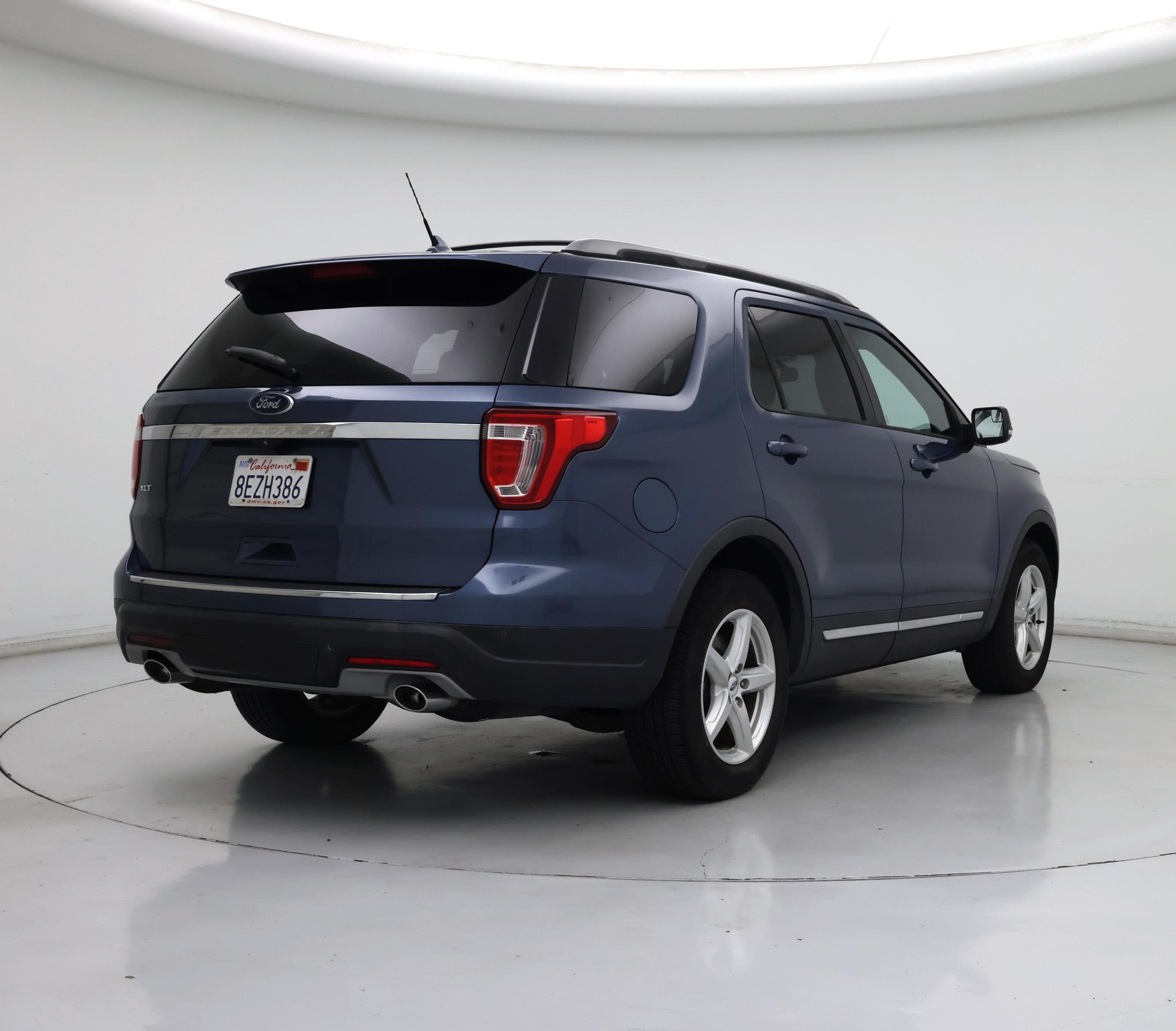 Thumbnail: 2018 Ford Explorer - 8