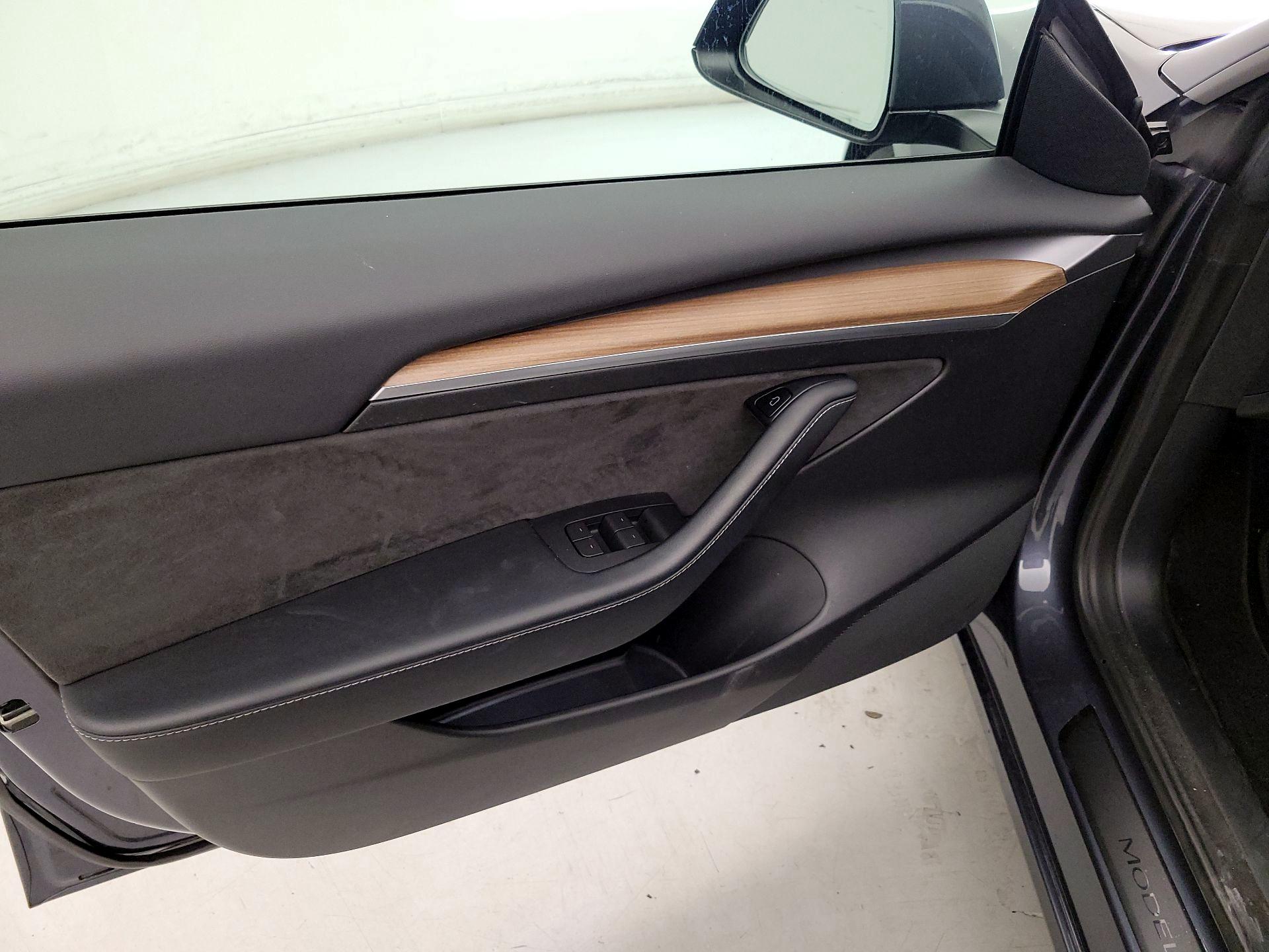 Thumbnail: 2022 Tesla Model 3 - 12