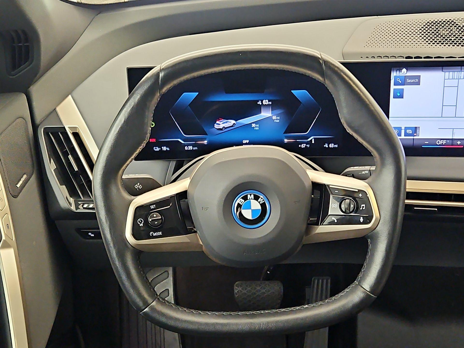 Thumbnail: 2022 BMW iX - 10