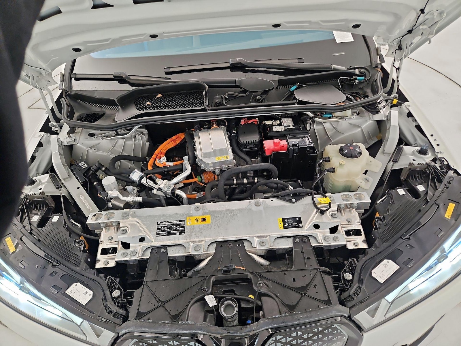 2022 BMW iX Base - Photo 24