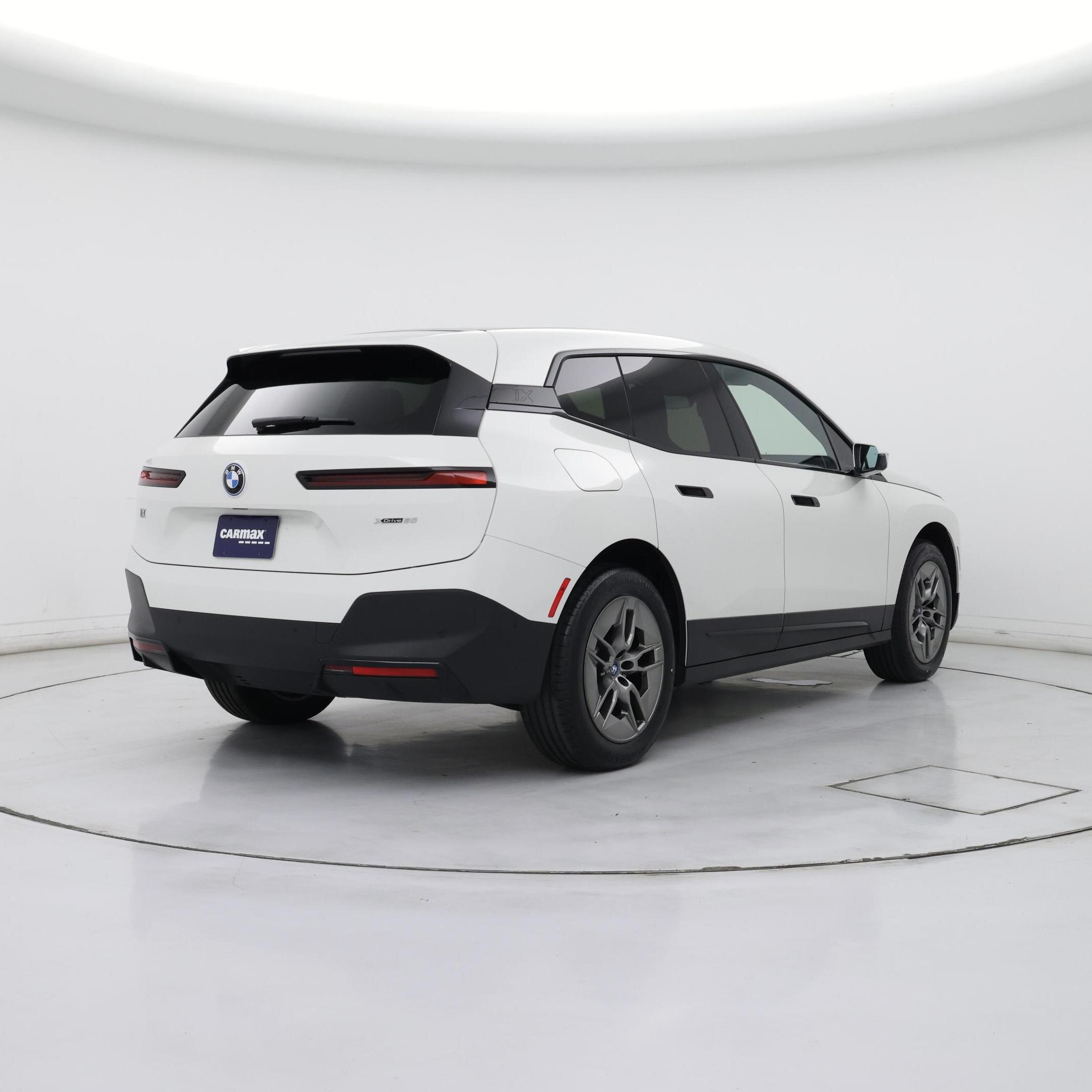 Thumbnail: 2022 BMW iX - 8