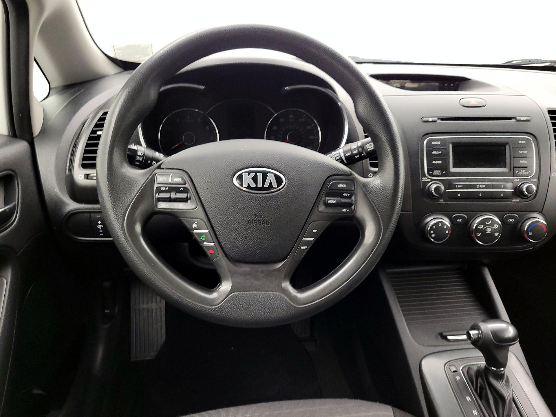 Thumbnail: 2016 Kia Forte - 10