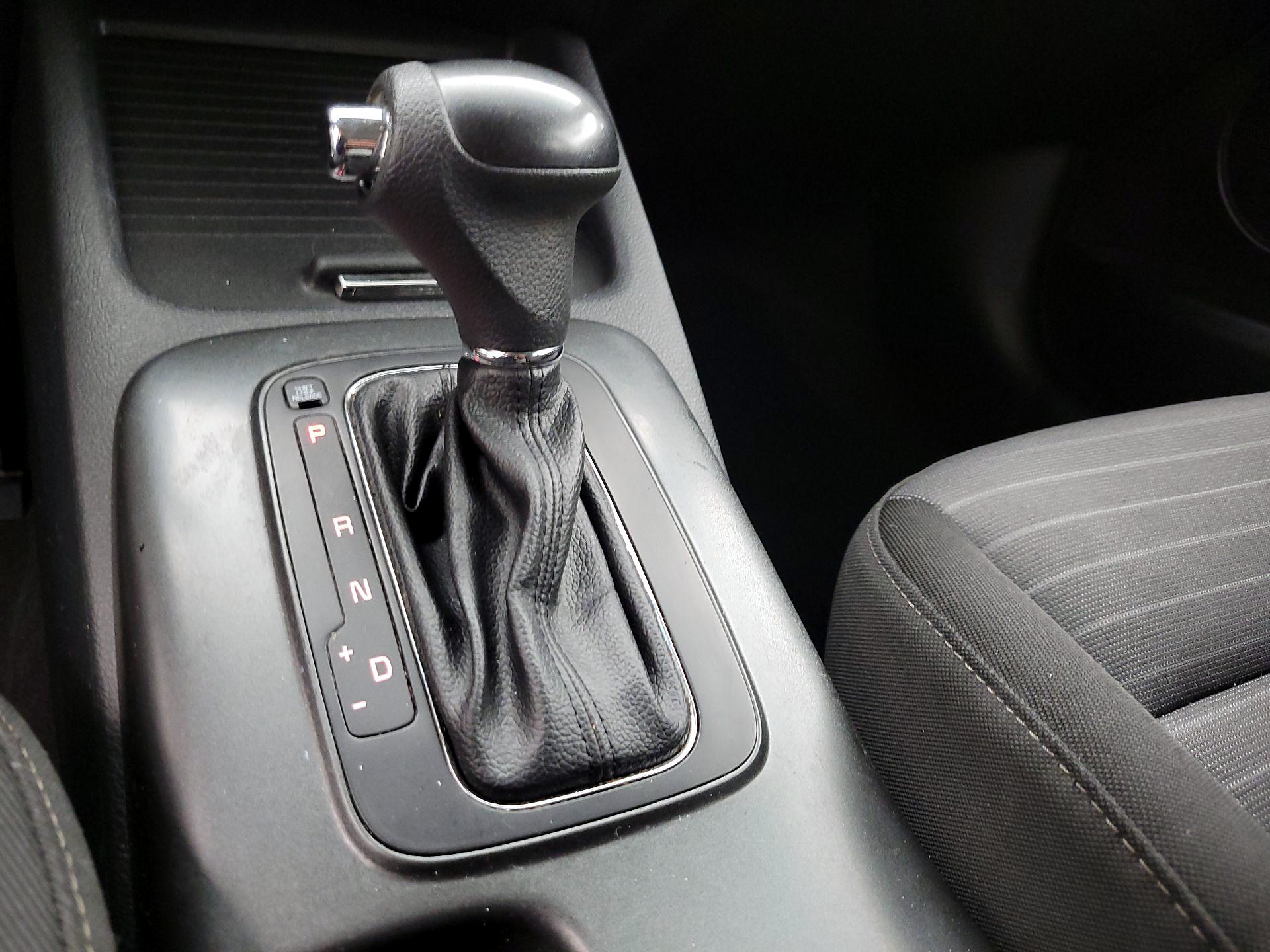 Thumbnail: 2016 Kia Forte - 16