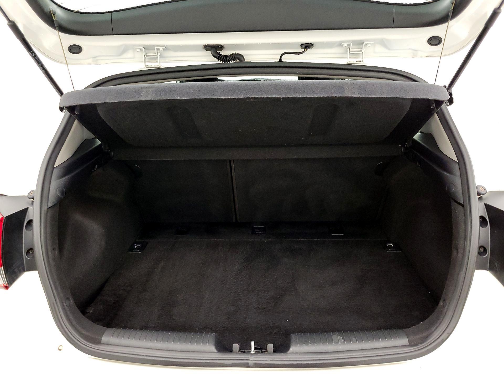 Thumbnail: 2016 Kia Forte - 18
