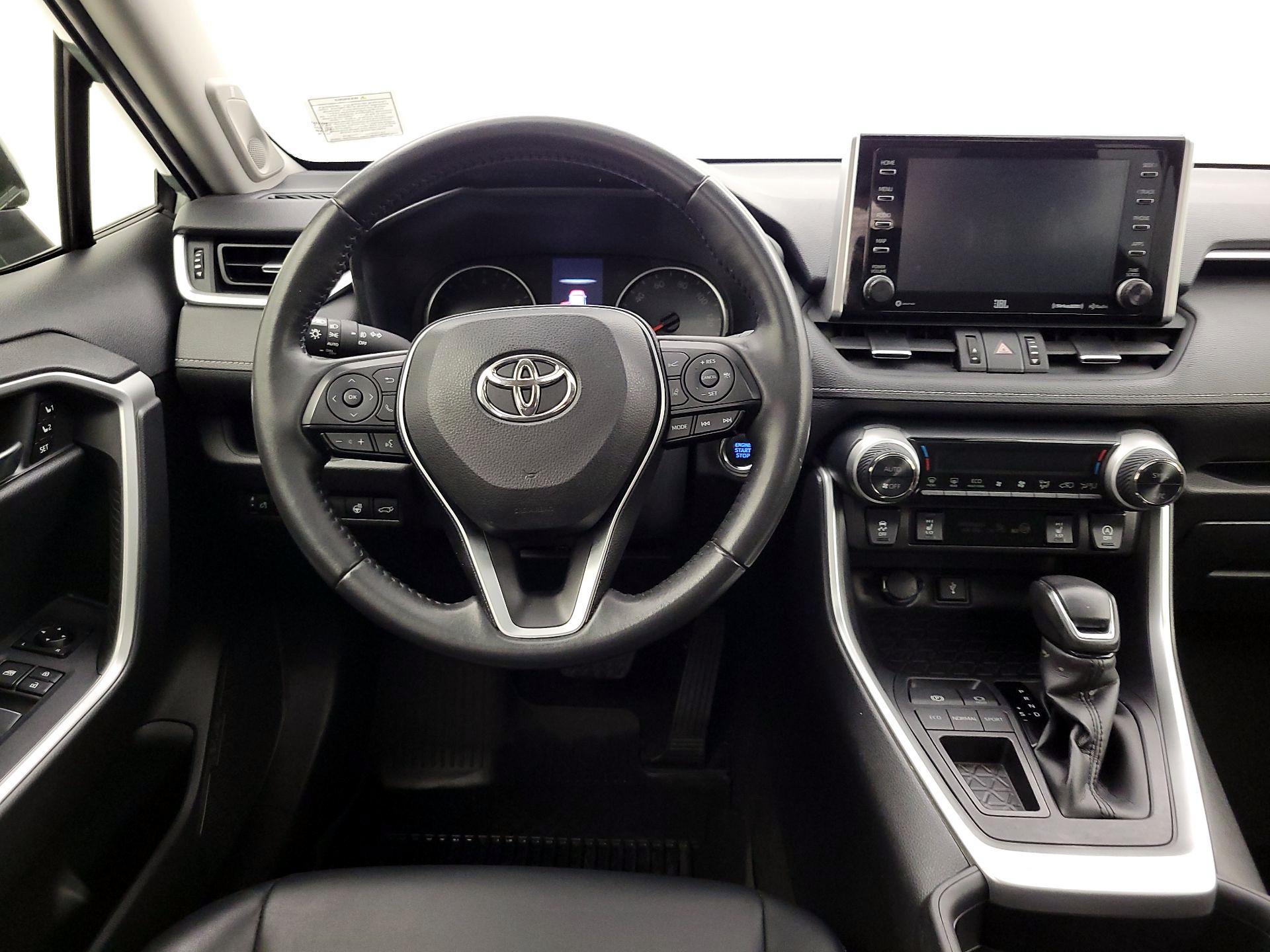 Thumbnail: 2021 Toyota RAV4 - 10