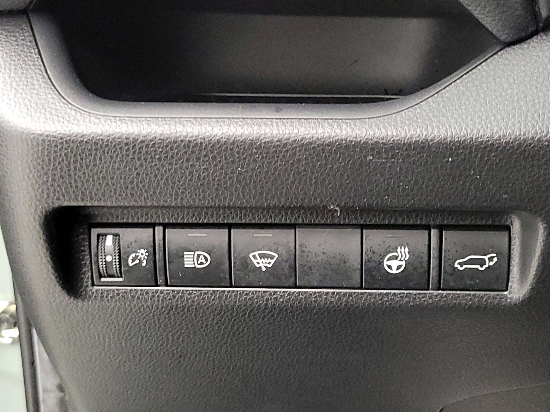 Thumbnail: 2021 Toyota RAV4 - 13