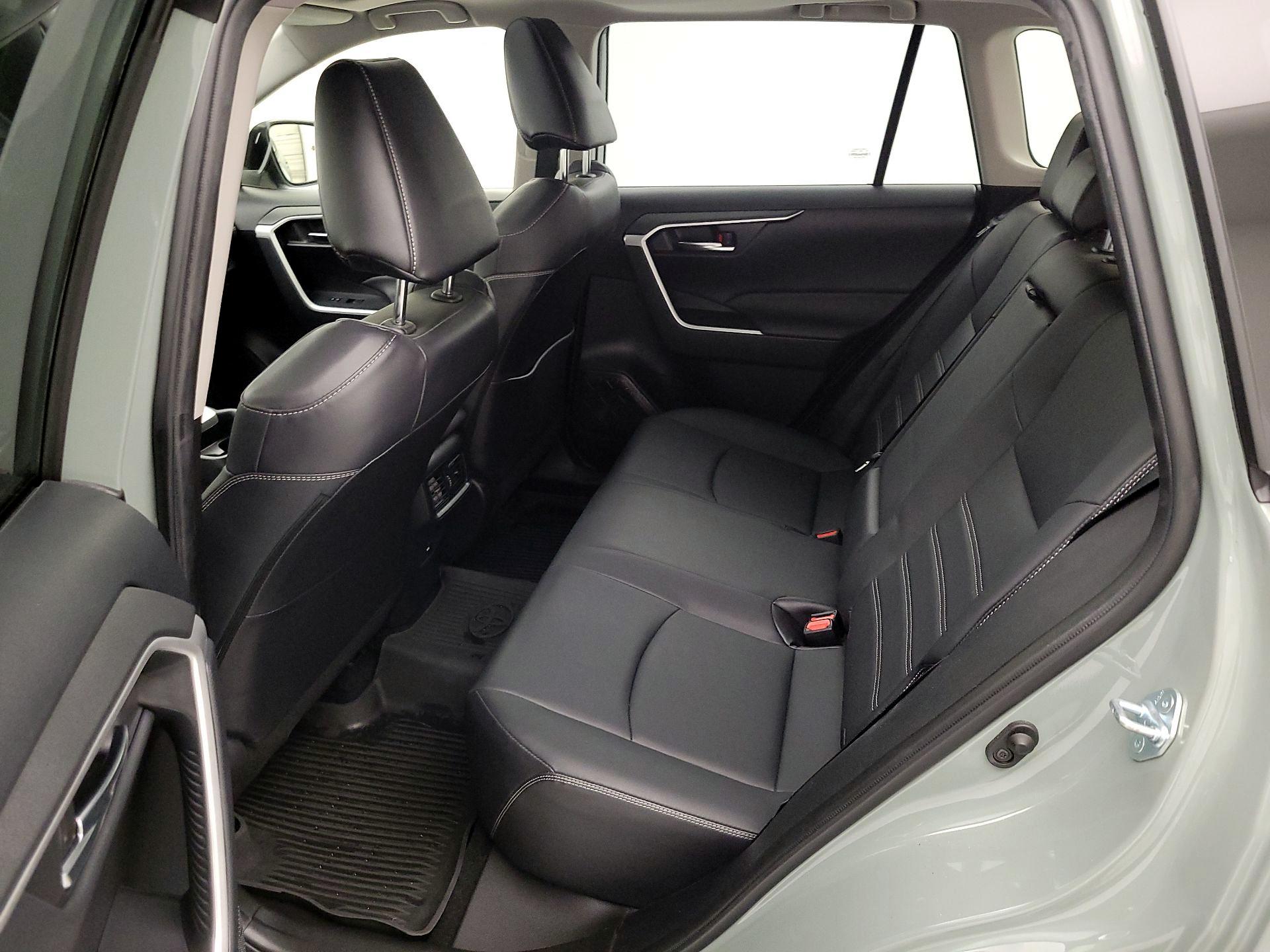 Thumbnail: 2021 Toyota RAV4 - 19