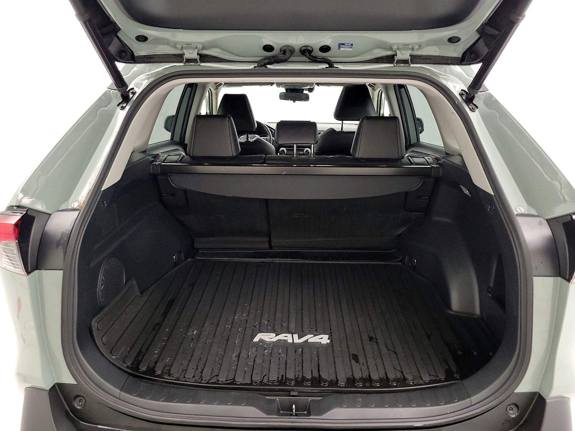 Thumbnail: 2021 Toyota RAV4 - 20