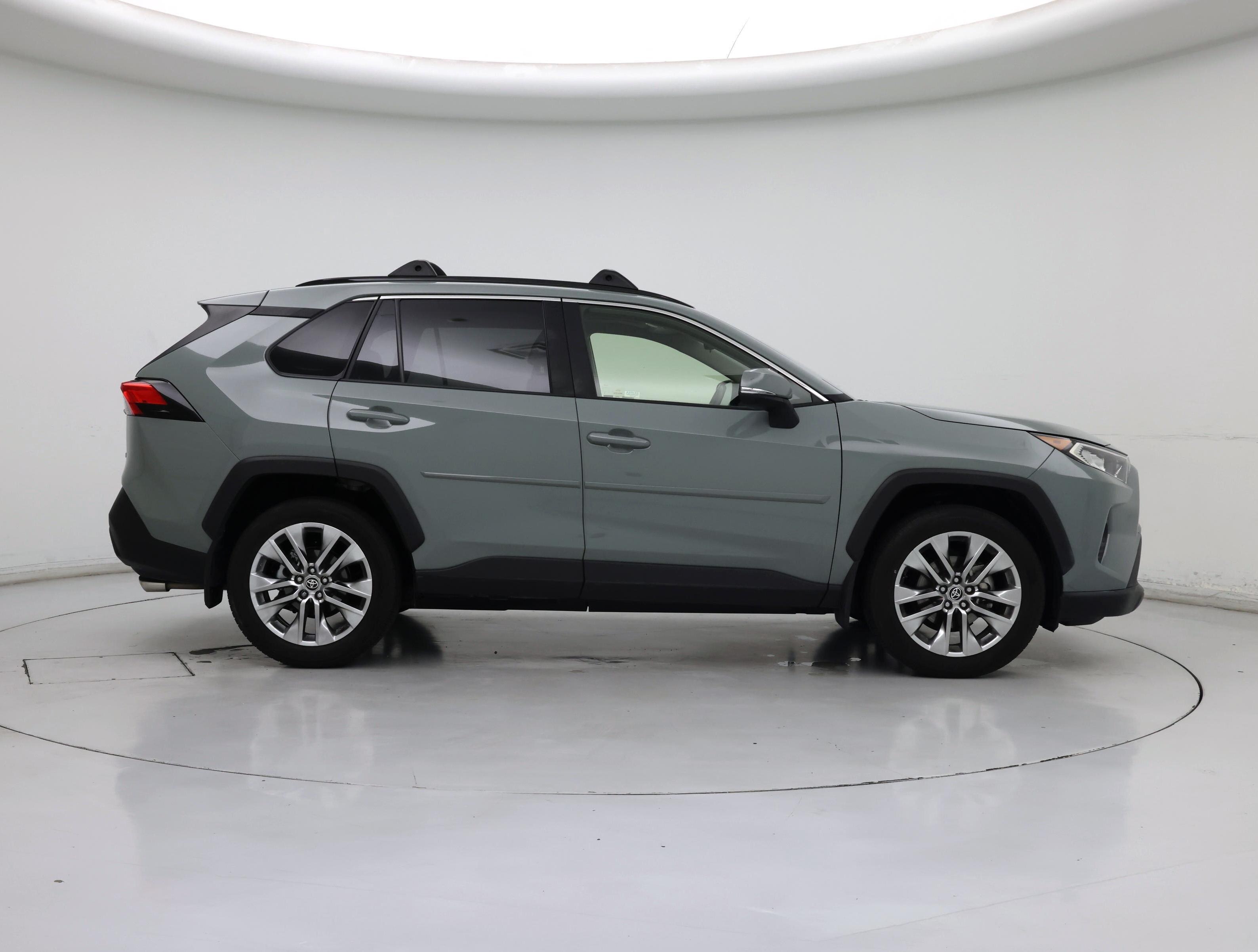 Thumbnail: 2021 Toyota RAV4 - 7