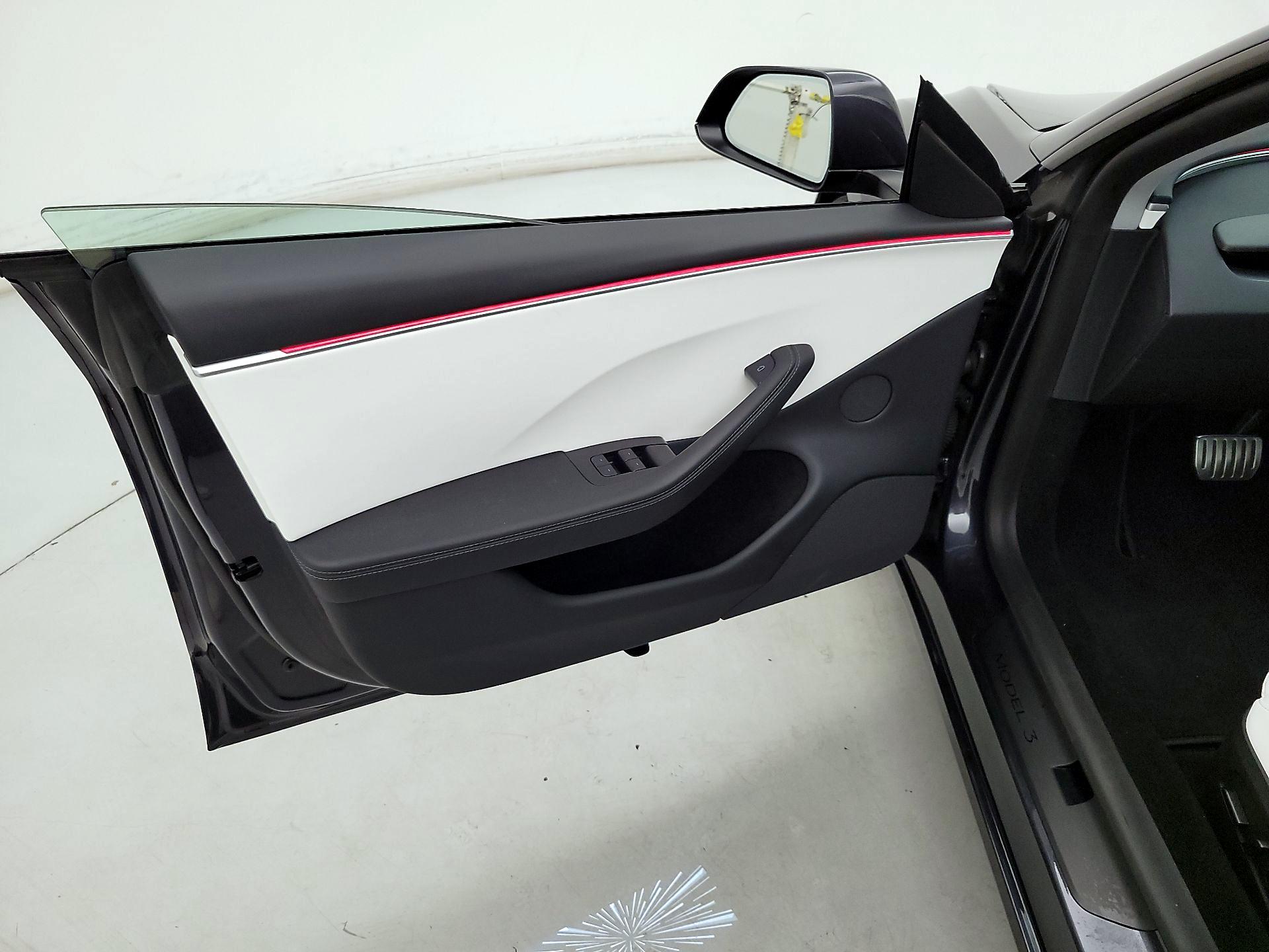 Thumbnail: 2025 Tesla Model 3 - 12