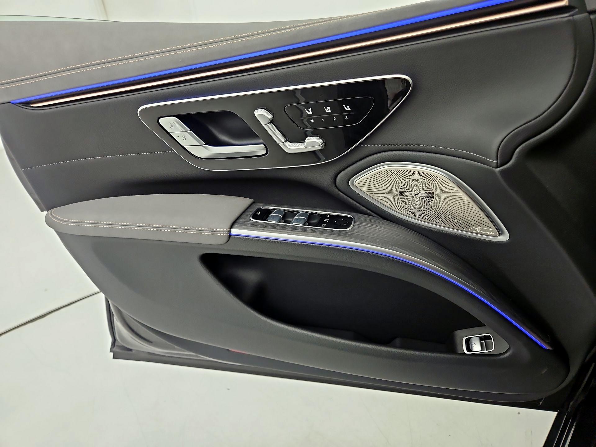Thumbnail: 2023 Mercedes-Benz EQS - 12