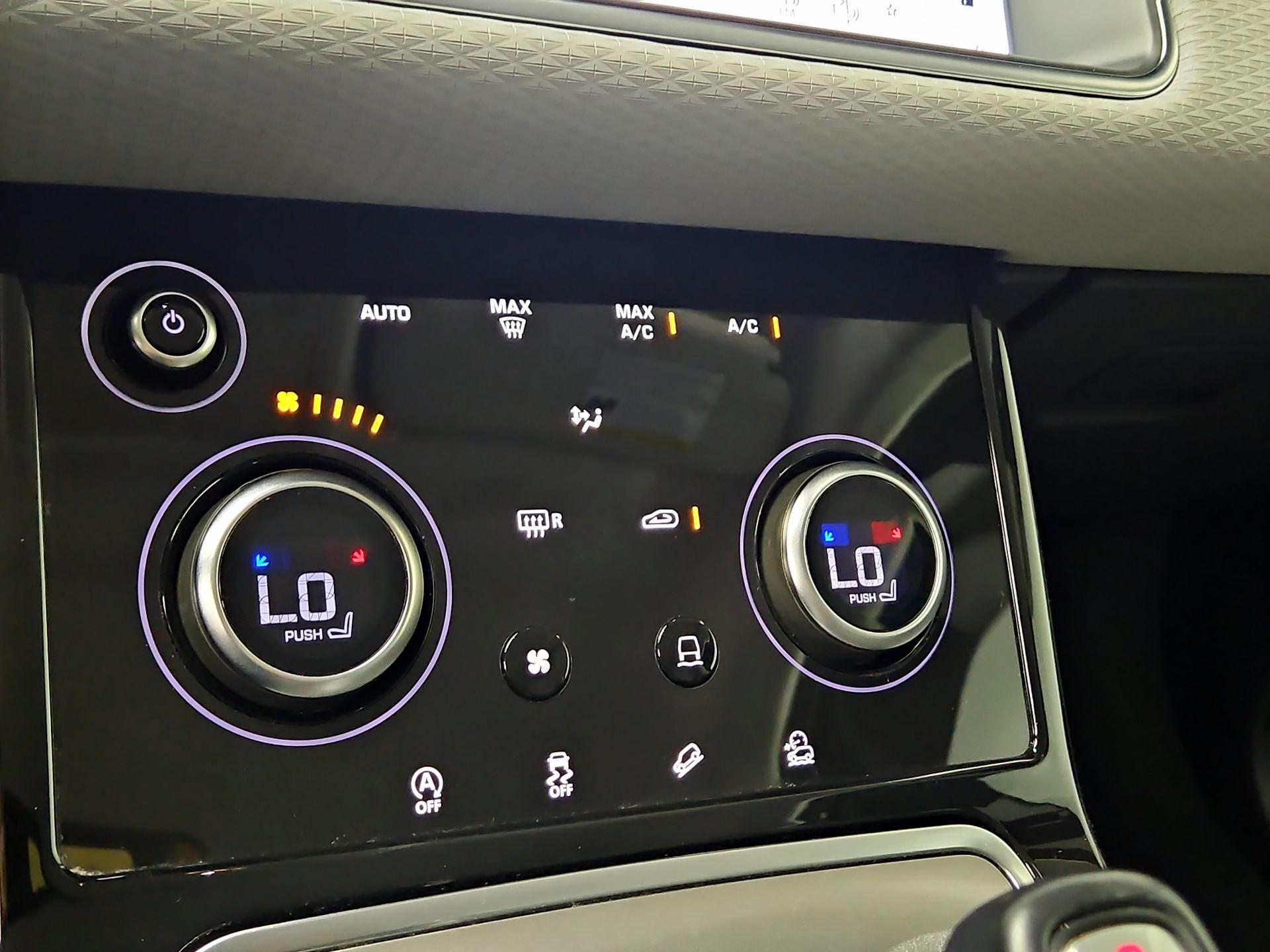 Thumbnail: 2022 Land Rover Range Rover Evoque - 17