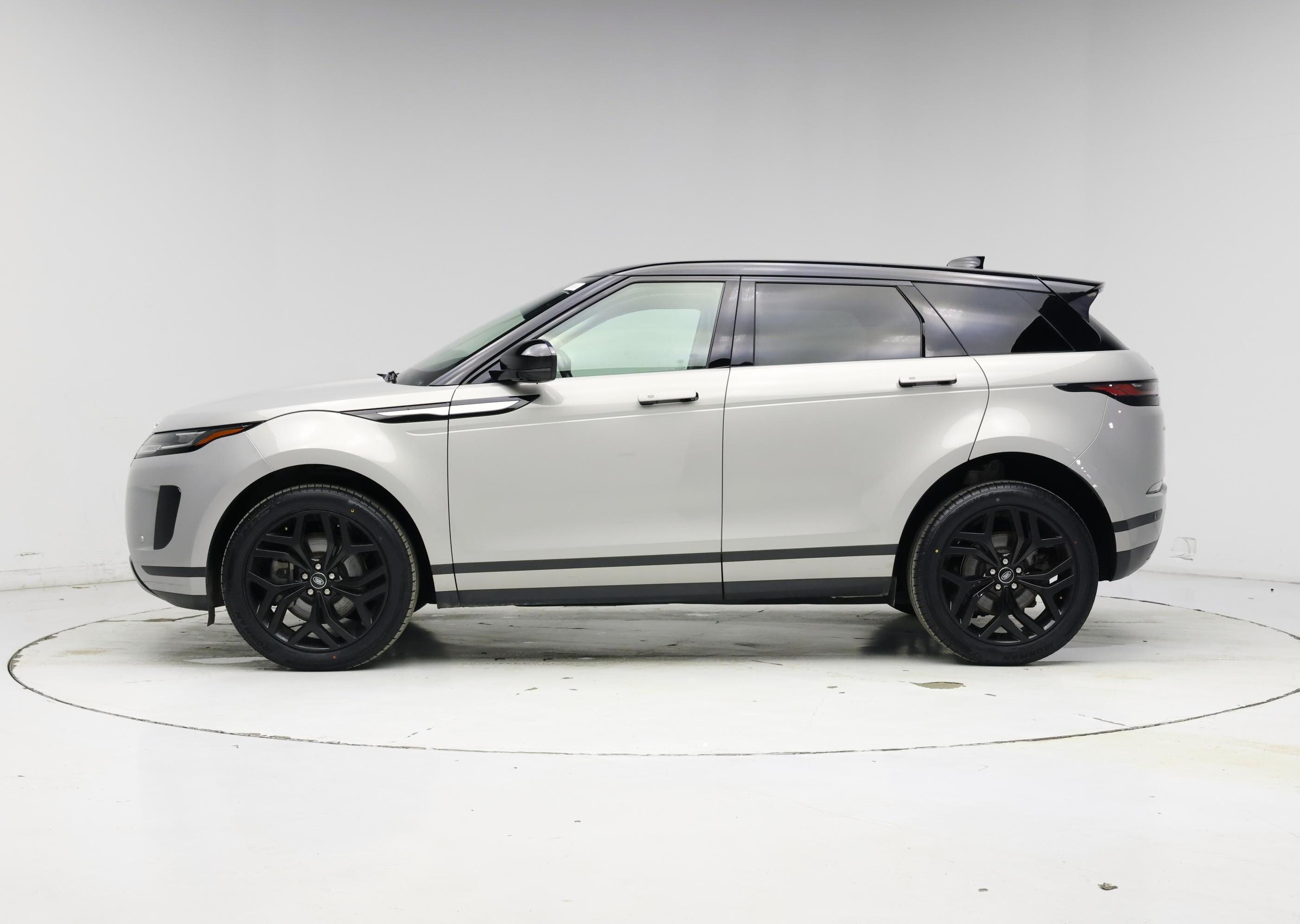 Thumbnail: 2022 Land Rover Range Rover Evoque - 3