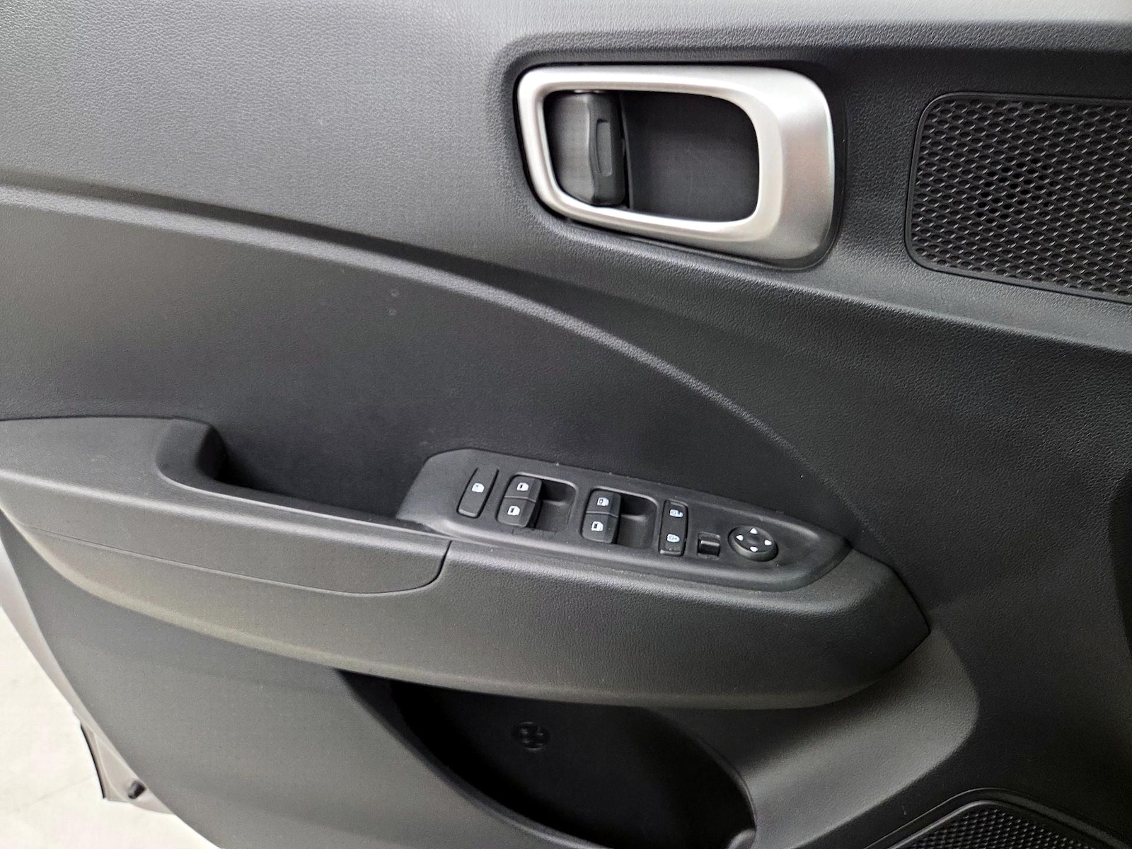 2023 Hyundai Venue SEL - Photo 13