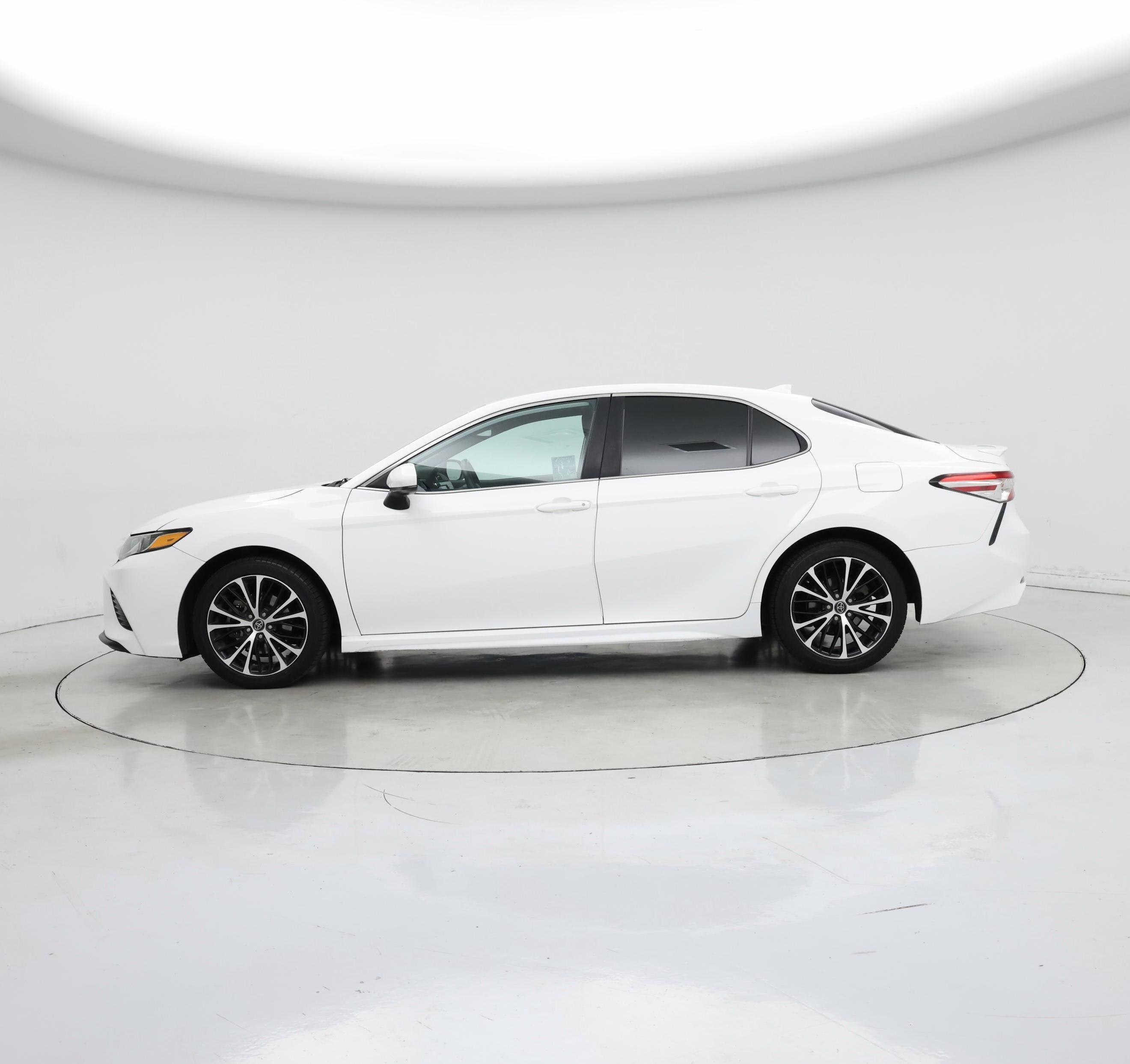 Thumbnail: 2020 Toyota Camry - 3
