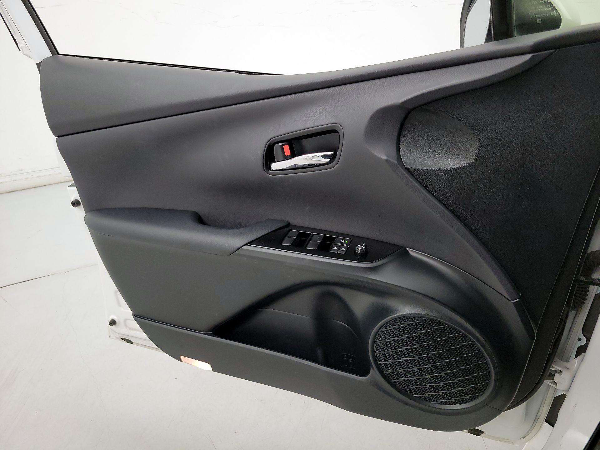 Thumbnail: 2021 Toyota Prius Prime - 12
