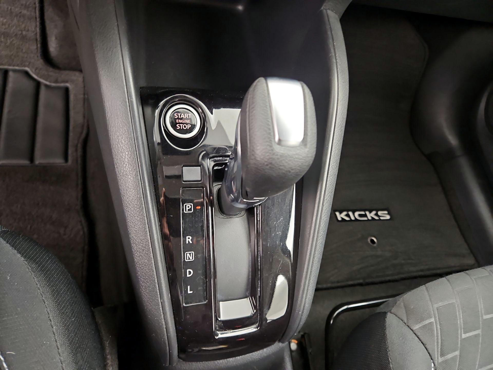 Thumbnail: 2022 Nissan Kicks - 17