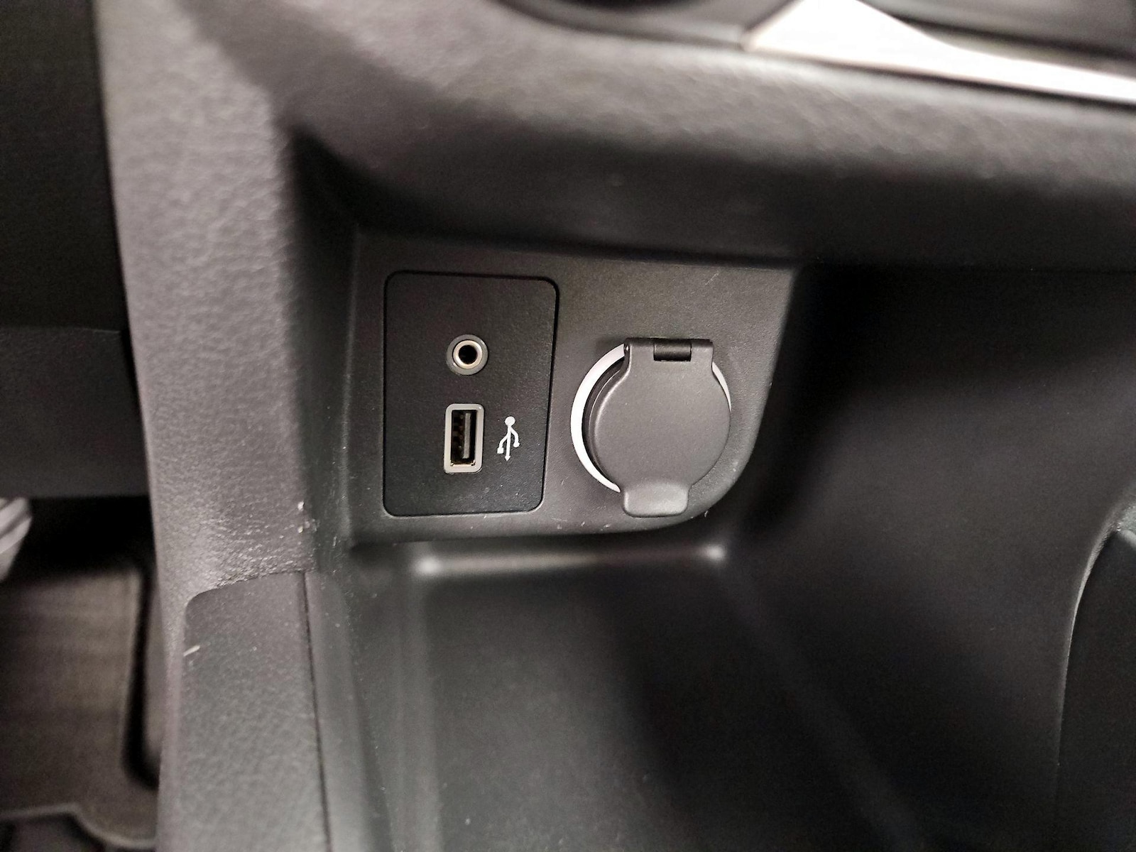 2022 Nissan Kicks S - Photo 19