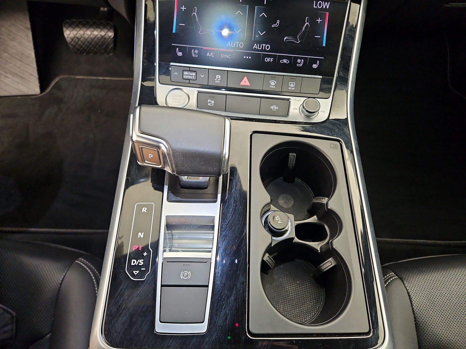 Thumbnail: 2020 Audi Q8 - 18