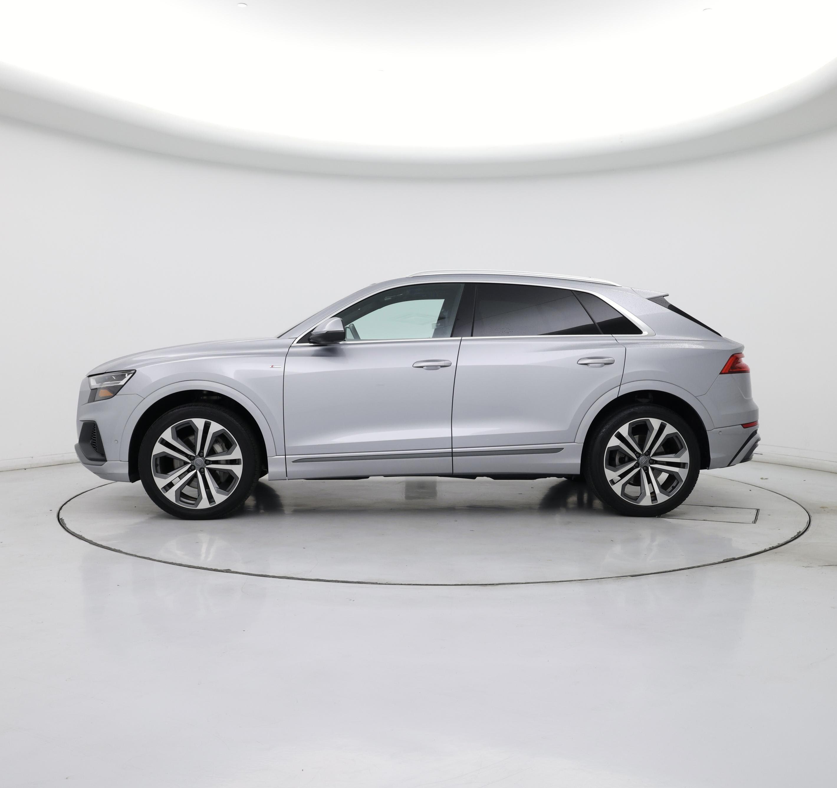 Thumbnail: 2020 Audi Q8 - 3