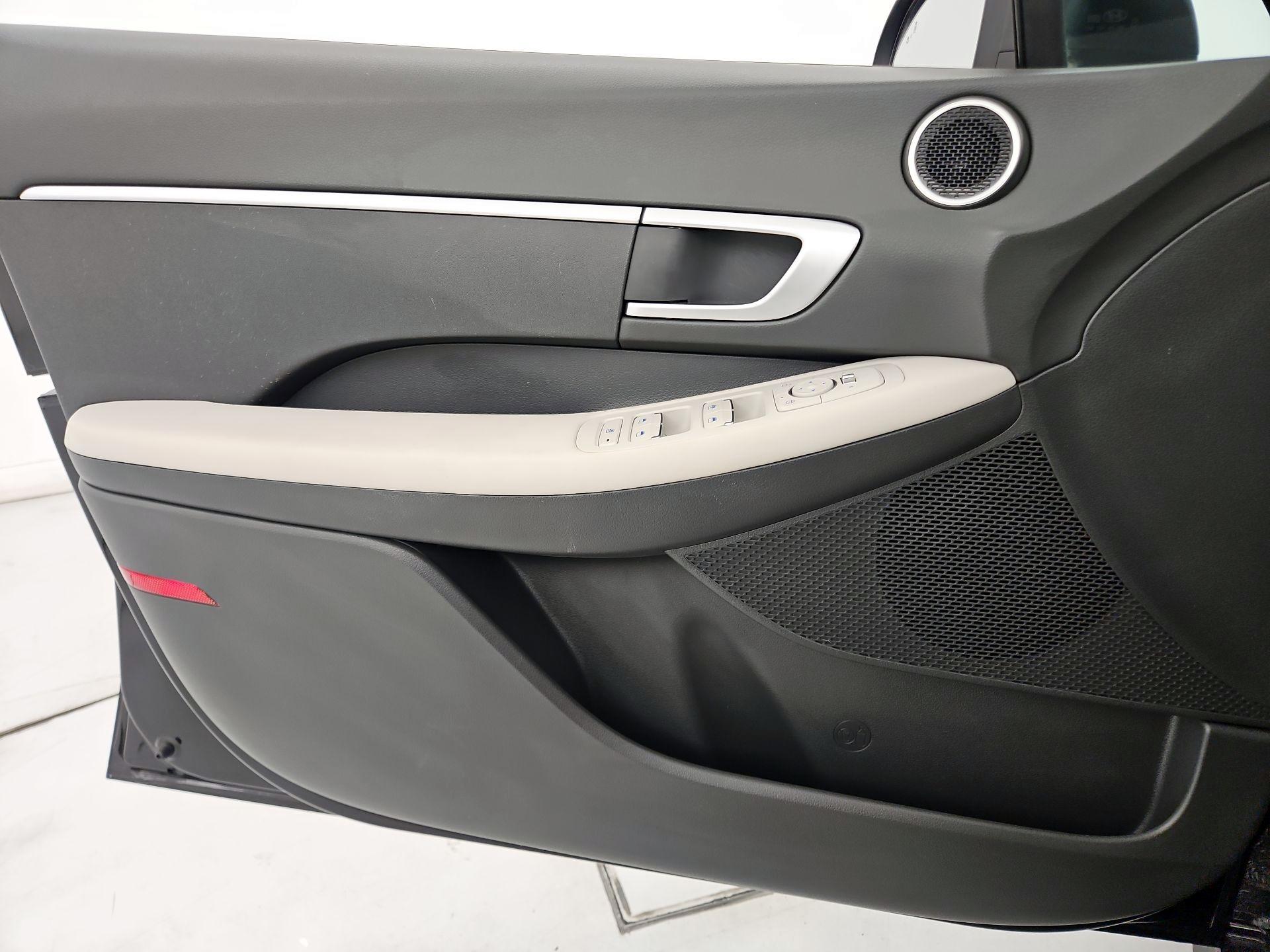 Thumbnail: 2023 Hyundai Sonata - 12
