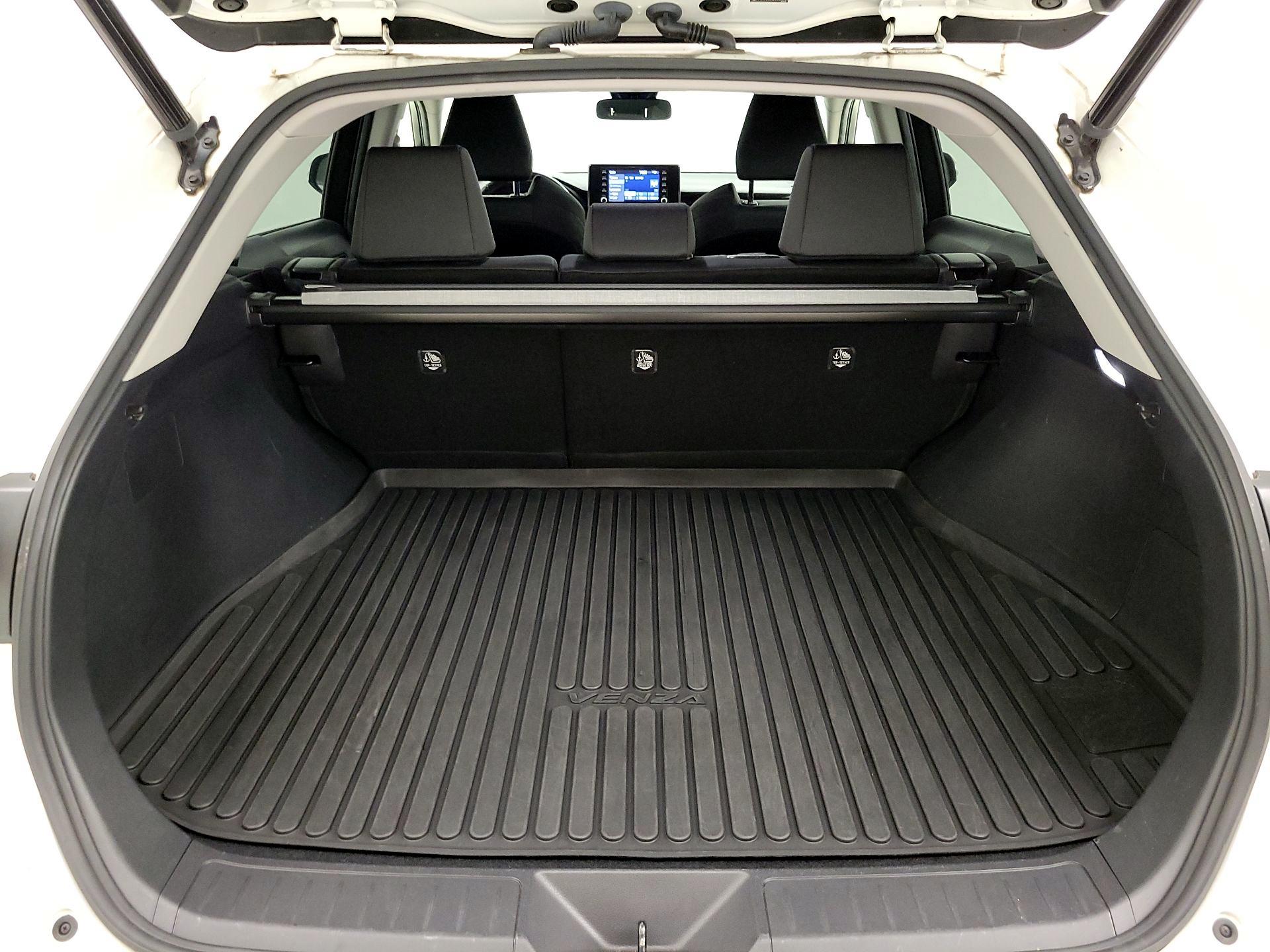 Thumbnail: 2021 Toyota Venza - 19