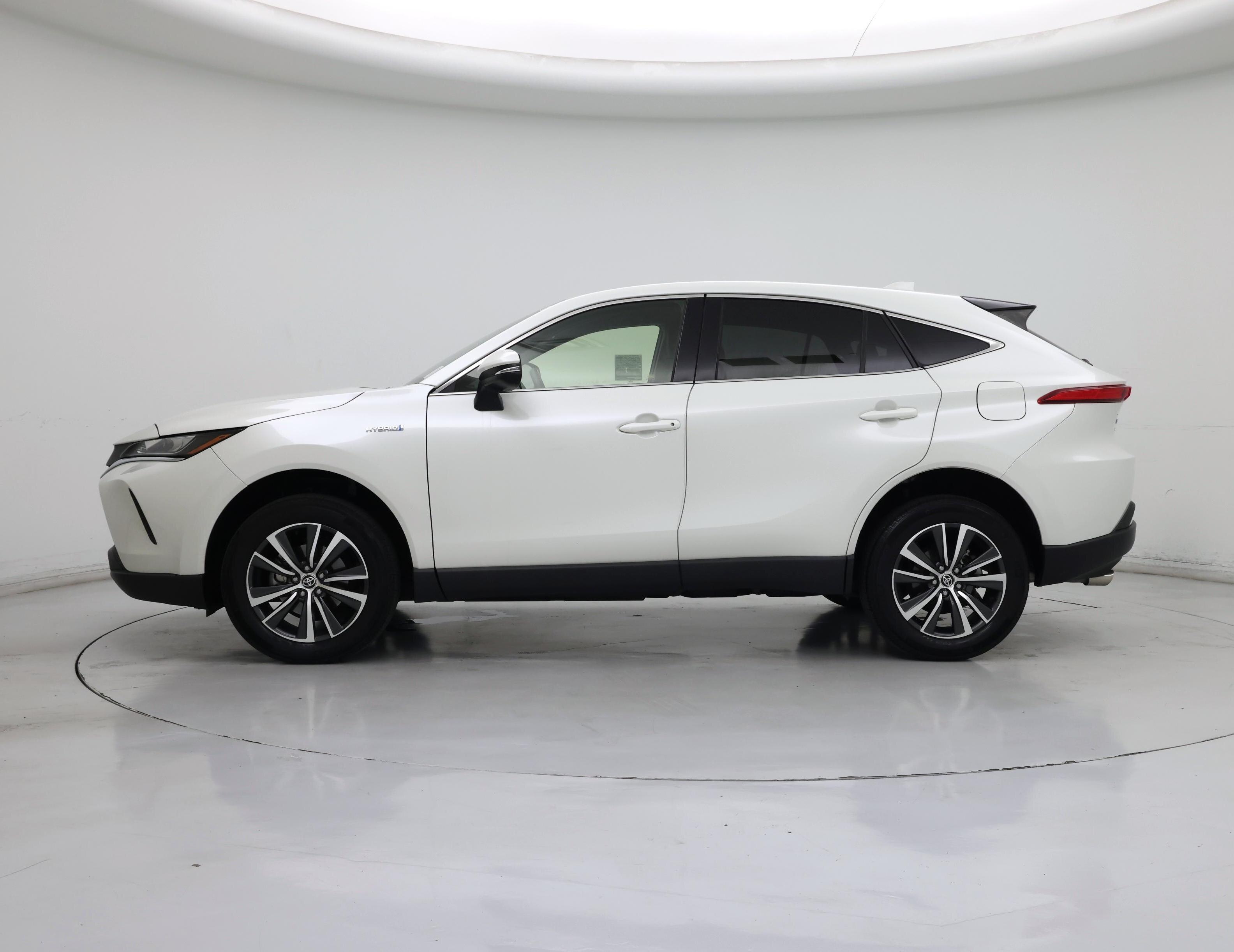 Thumbnail: 2021 Toyota Venza - 3