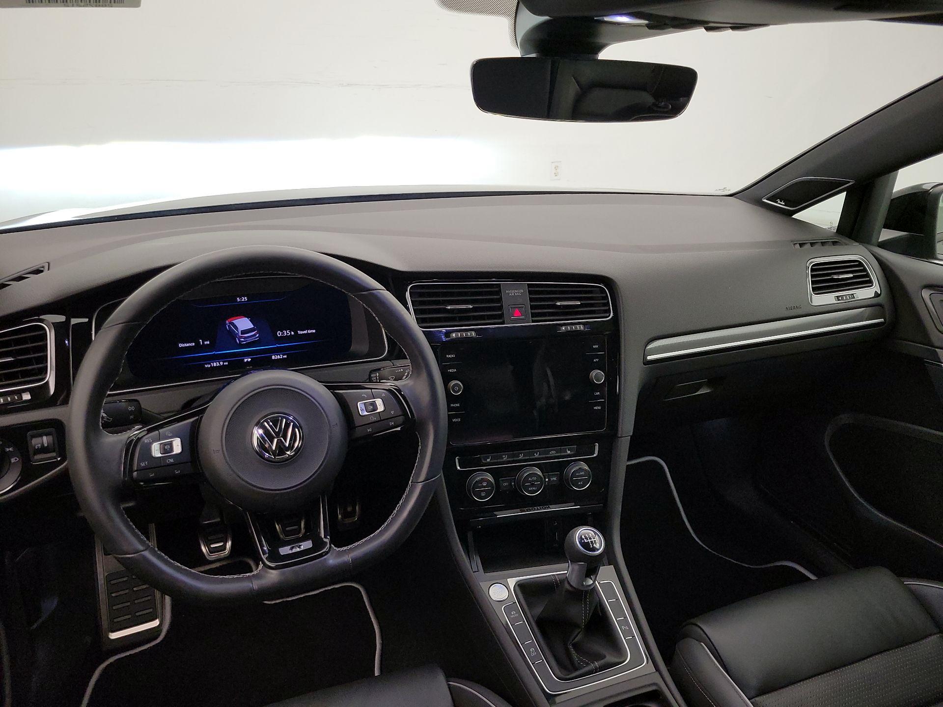 Thumbnail: 2018 Volkswagen Golf - 9