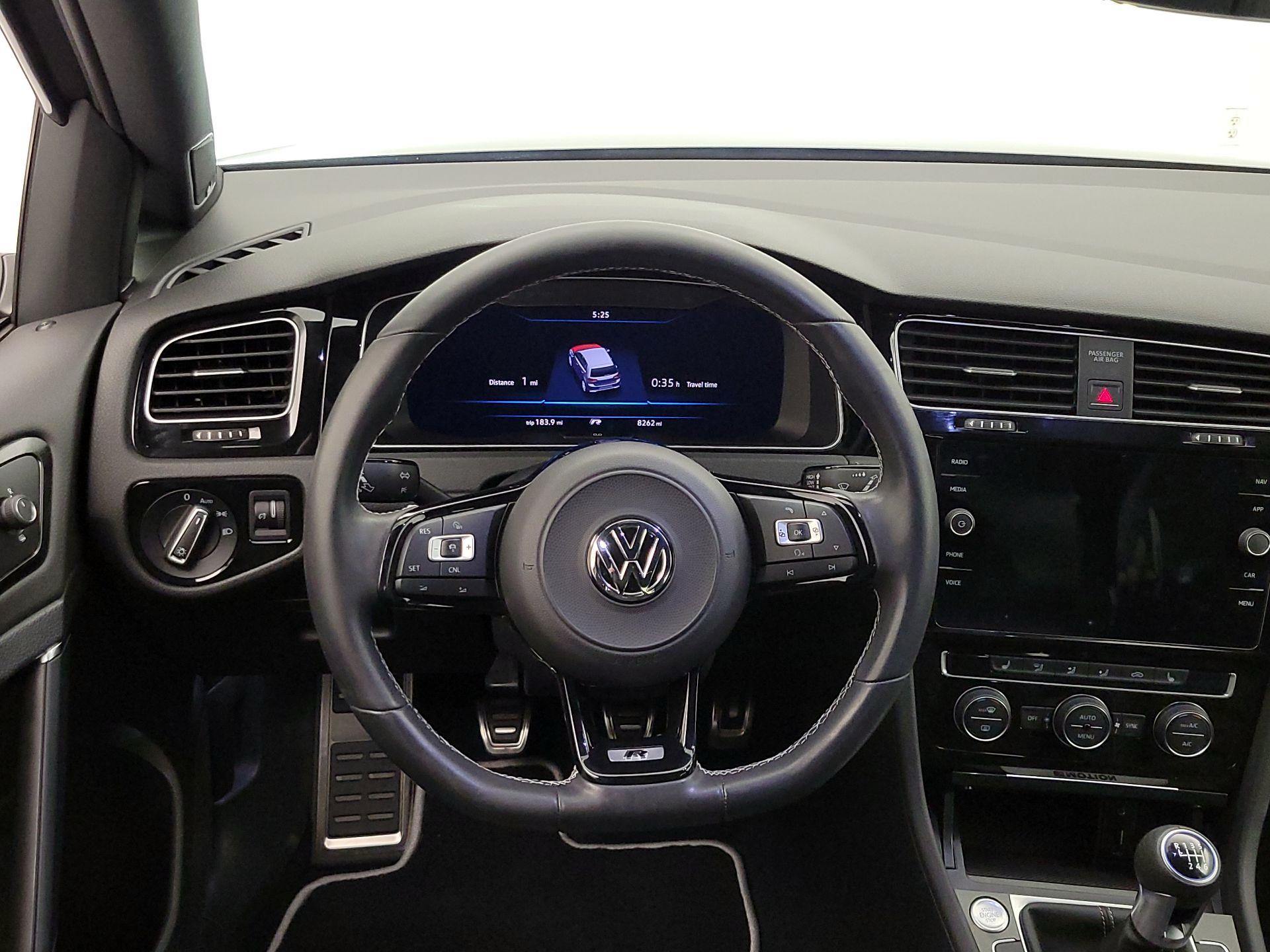Thumbnail: 2018 Volkswagen Golf - 10