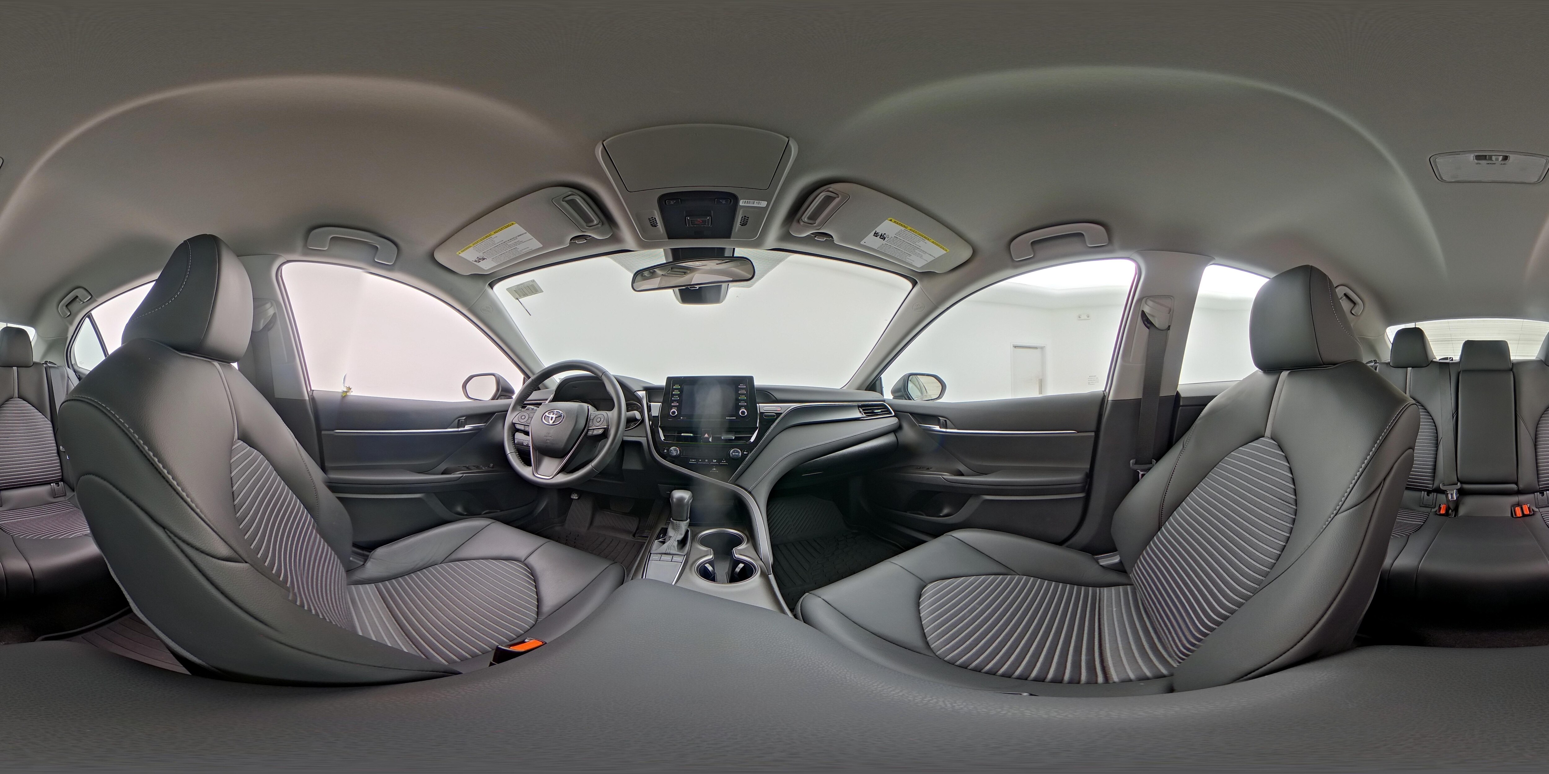 2024 Toyota Camry SE - Photo 23