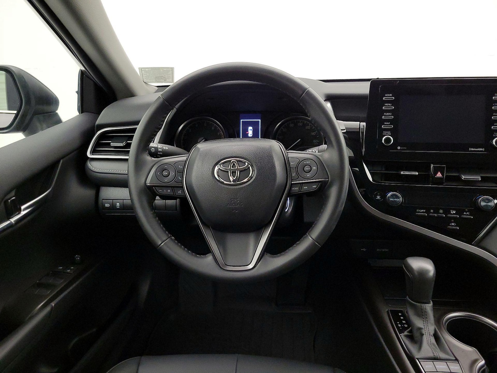 2024 Toyota Camry SE - Photo 11