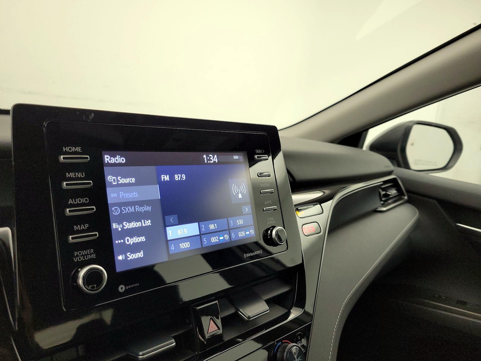 2024 Toyota Camry SE - Photo 16