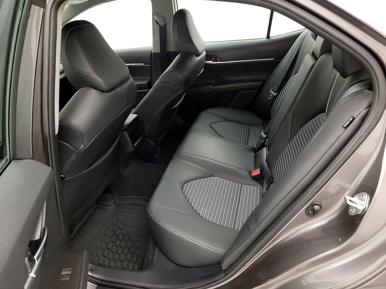 2024 Toyota Camry SE - Photo 19