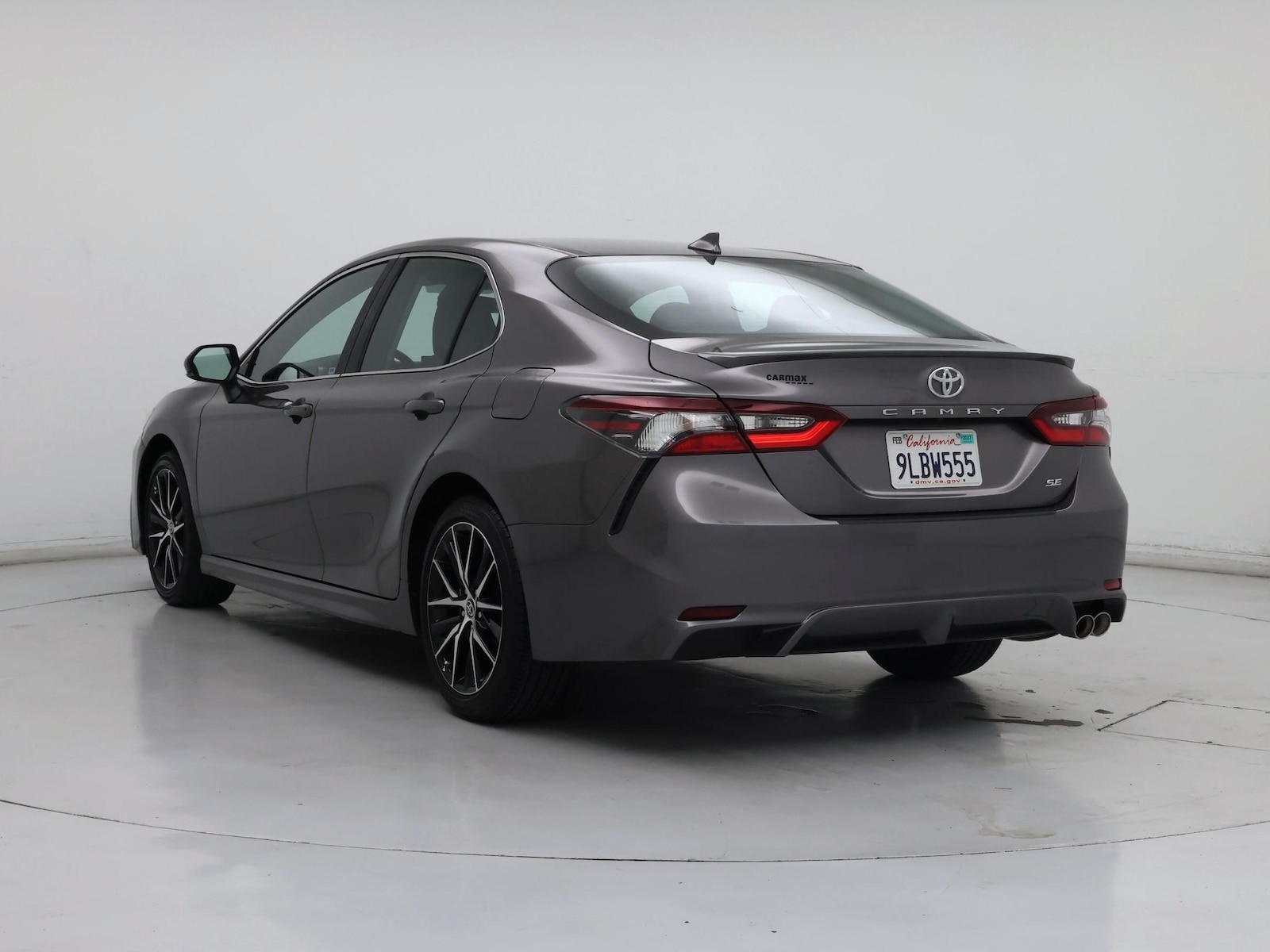 2024 Toyota Camry SE - Photo 3