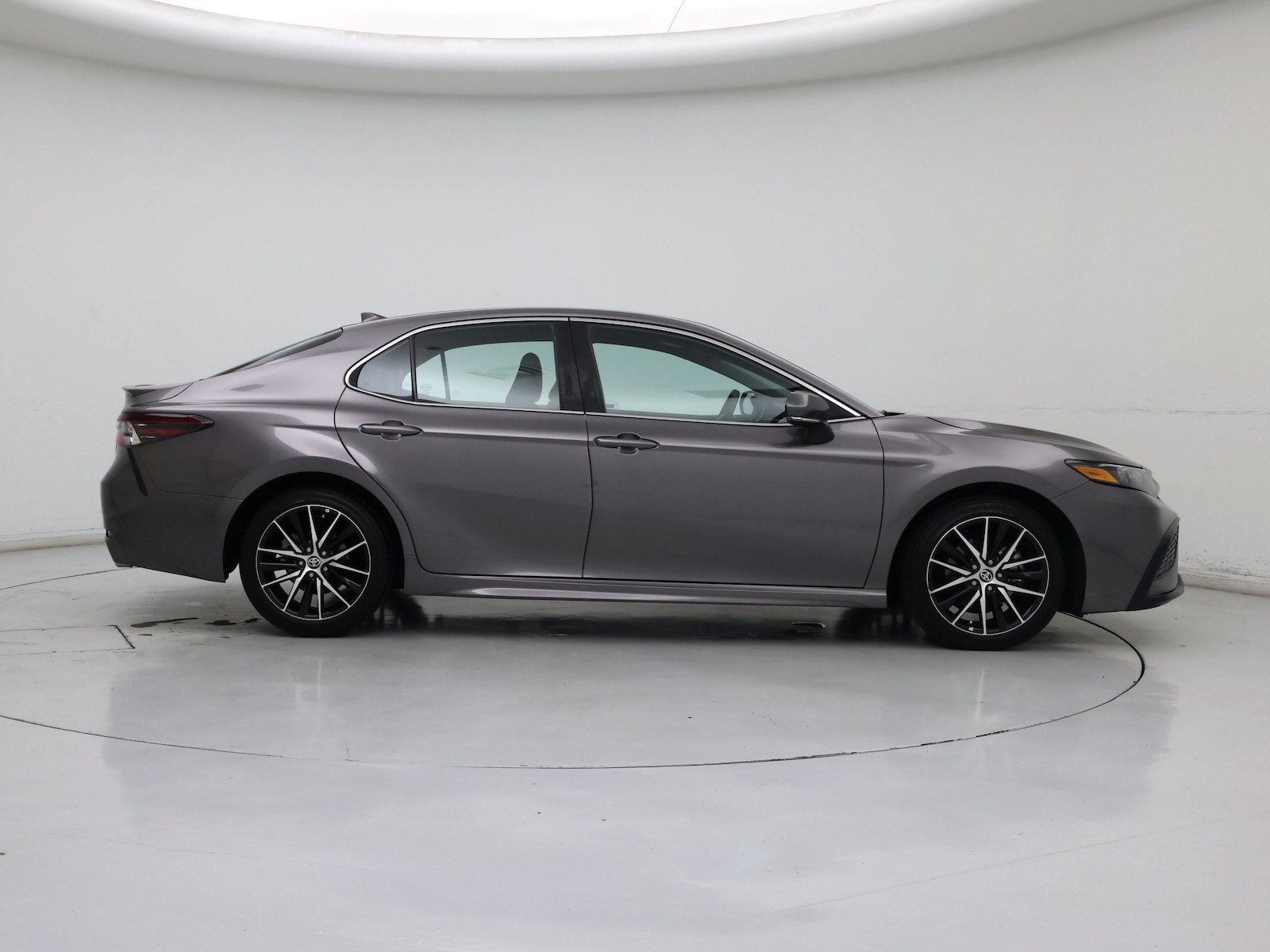 2024 Toyota Camry SE - Photo 8