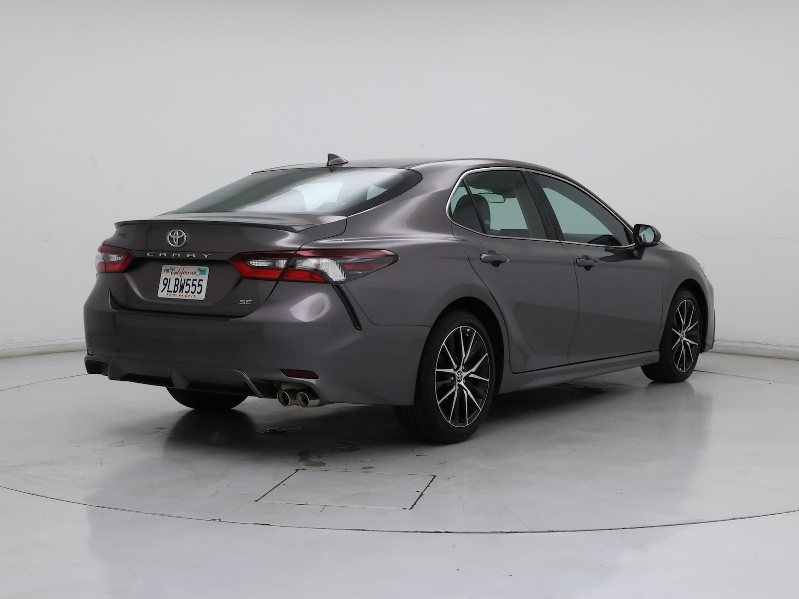 2024 Toyota Camry SE - Photo 9