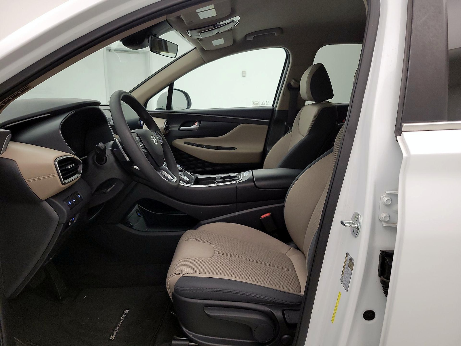 2021 Hyundai Santa Fe SE - Photo 12