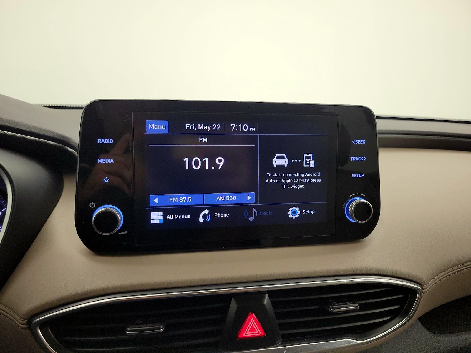 2021 Hyundai Santa Fe SE - Photo 16