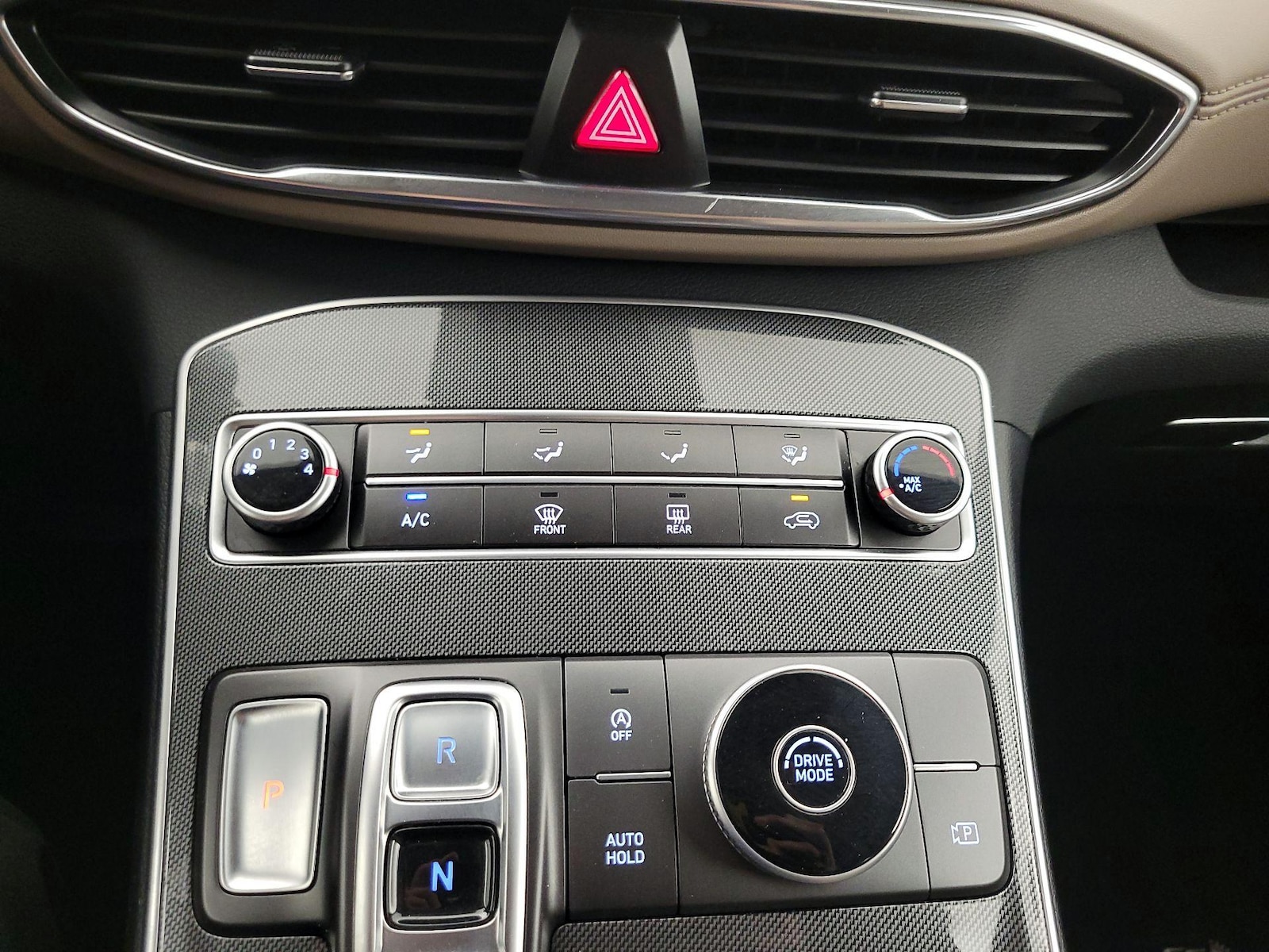 2021 Hyundai Santa Fe SE - Photo 17