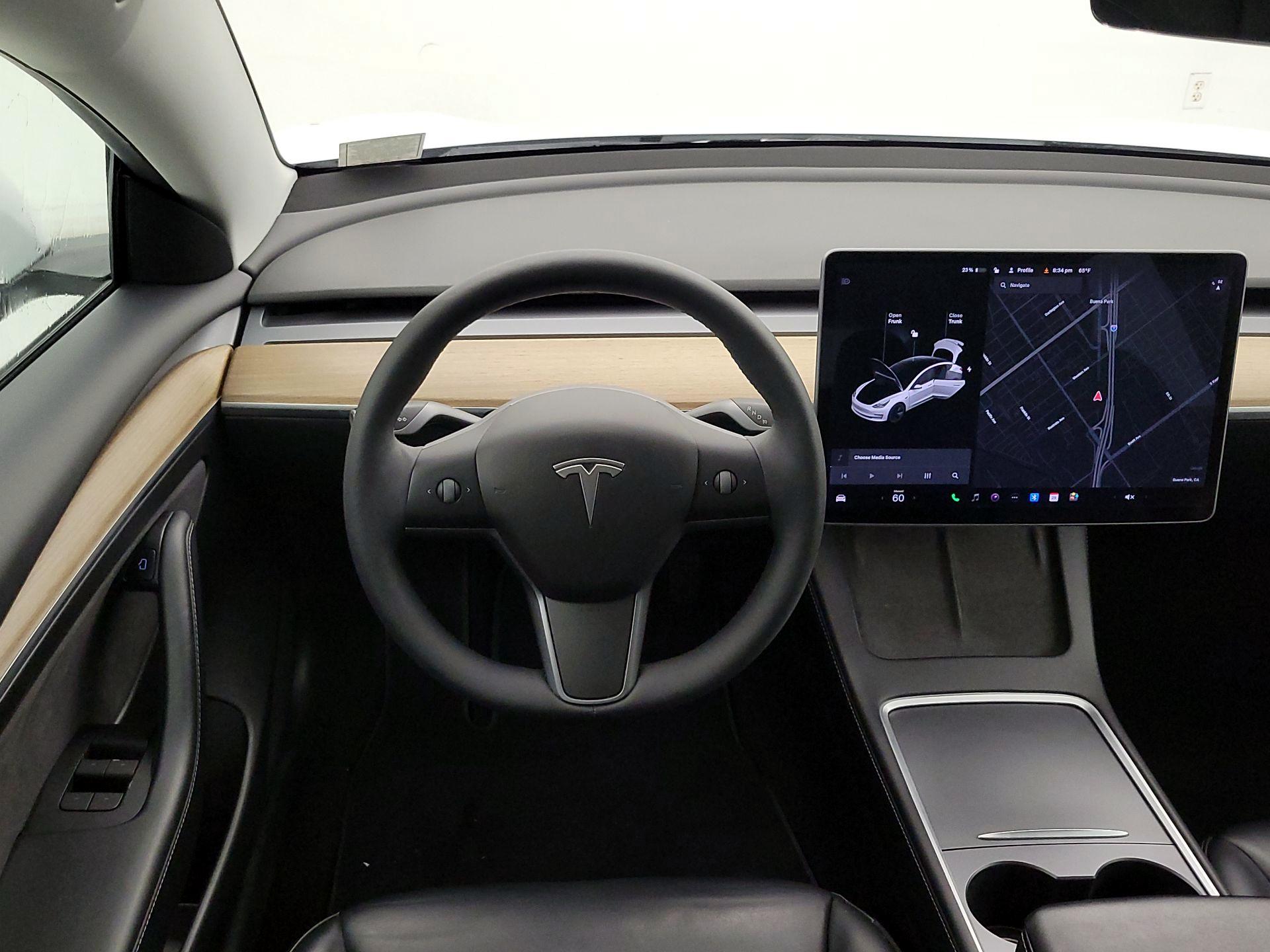 Thumbnail: 2021 Tesla Model 3 - 10