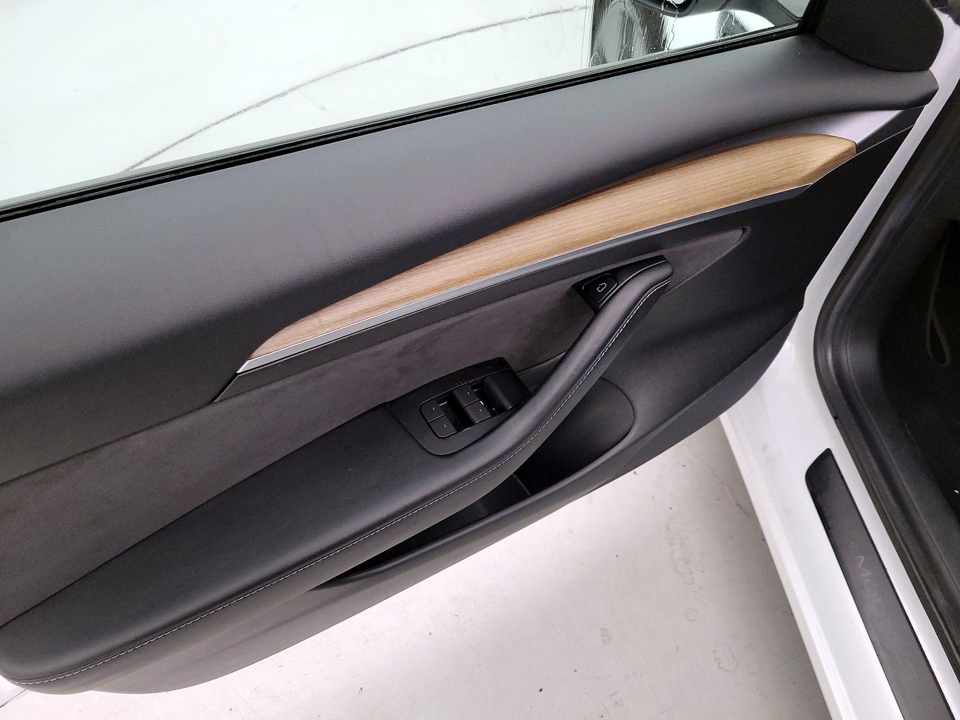 Thumbnail: 2021 Tesla Model 3 - 12